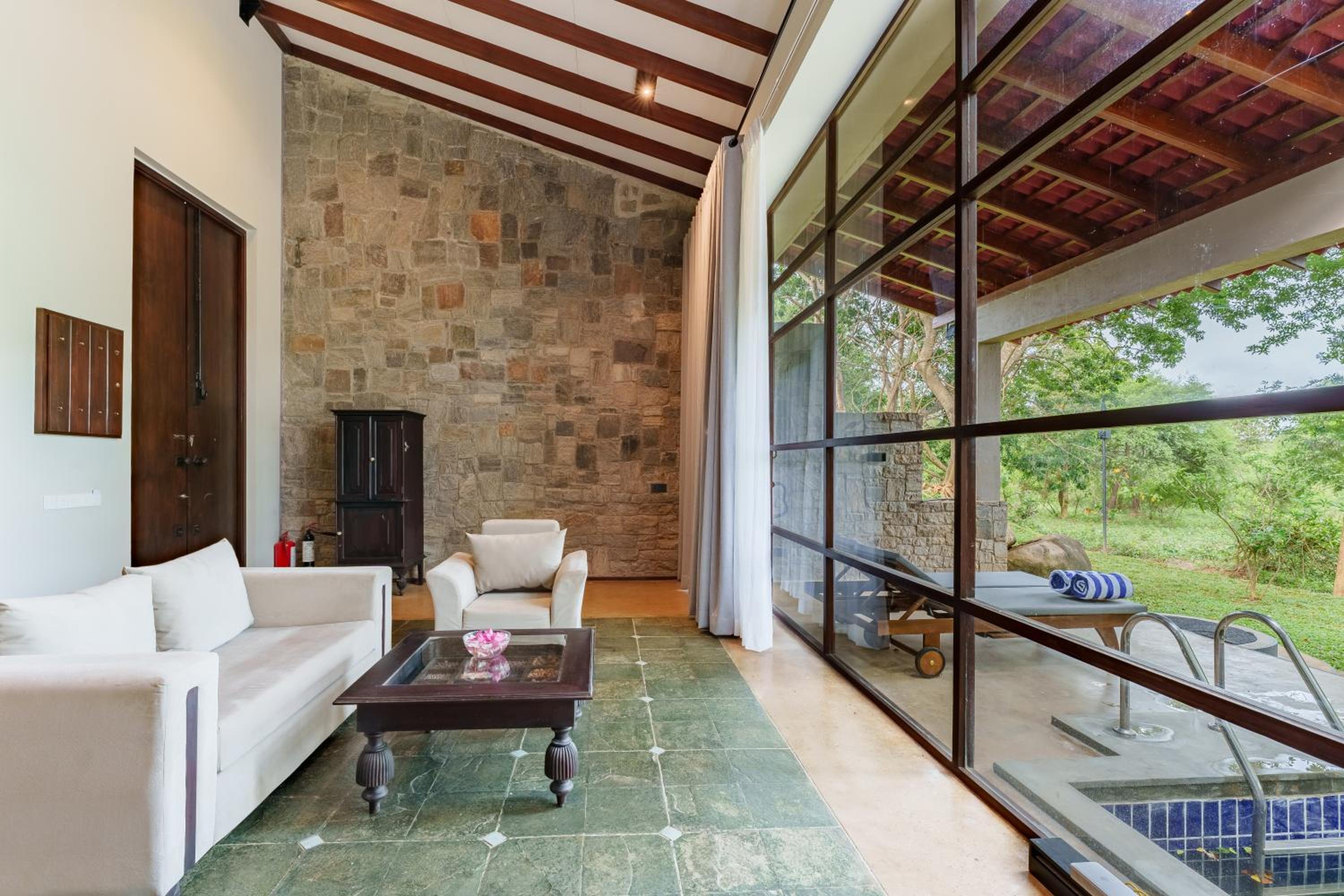 Suite with Plunge Pool + Complimentary Ayurveda Doctors Consultation + 90-minute Ayurveda treatment session daily. photo 3