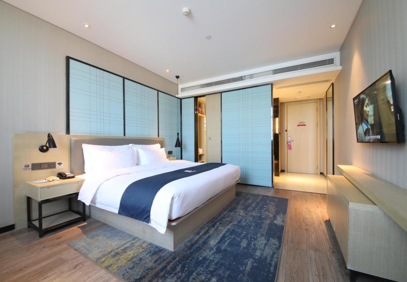 Deluxe Queen Room photo 1