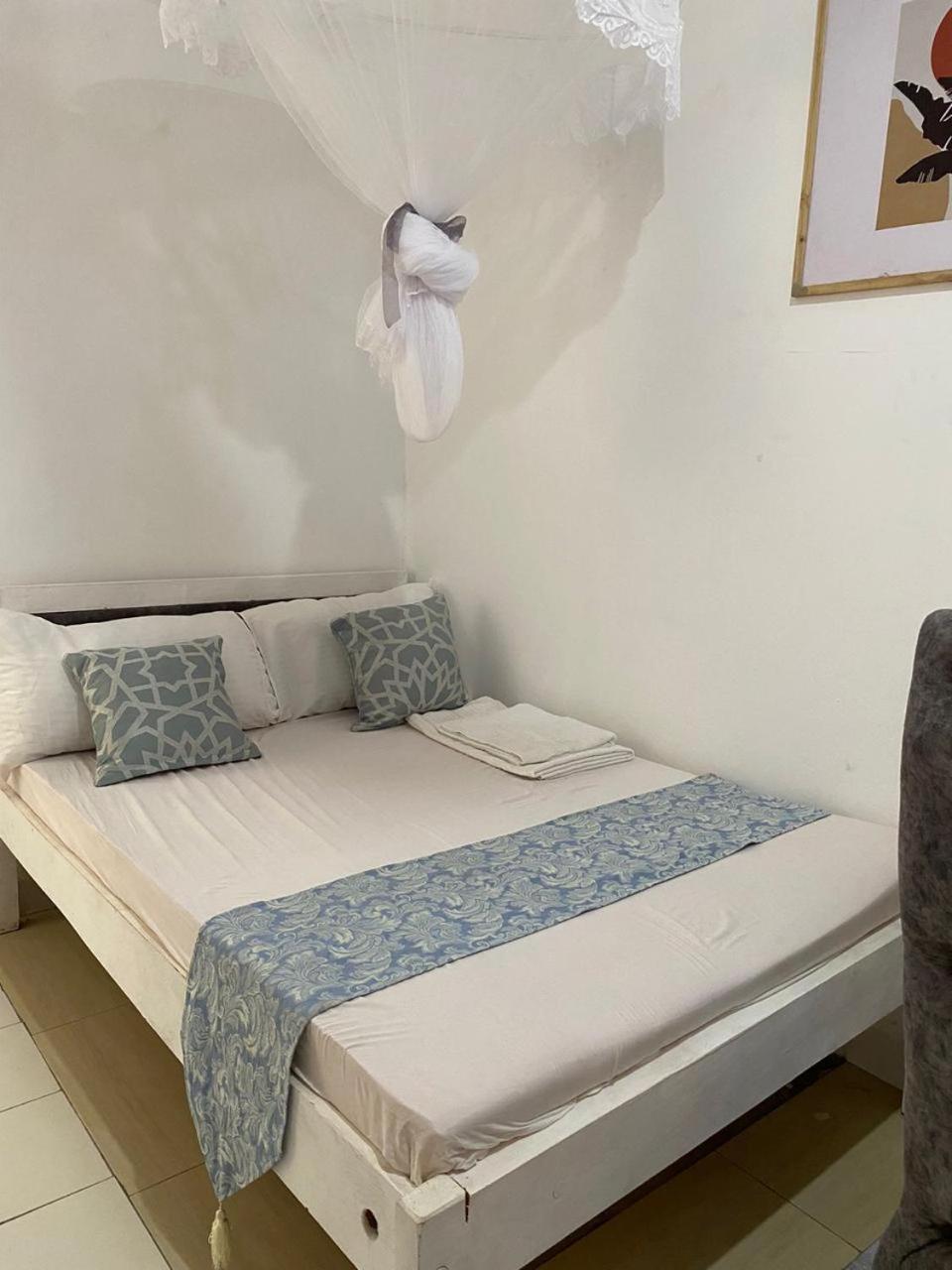 Economy Single Room