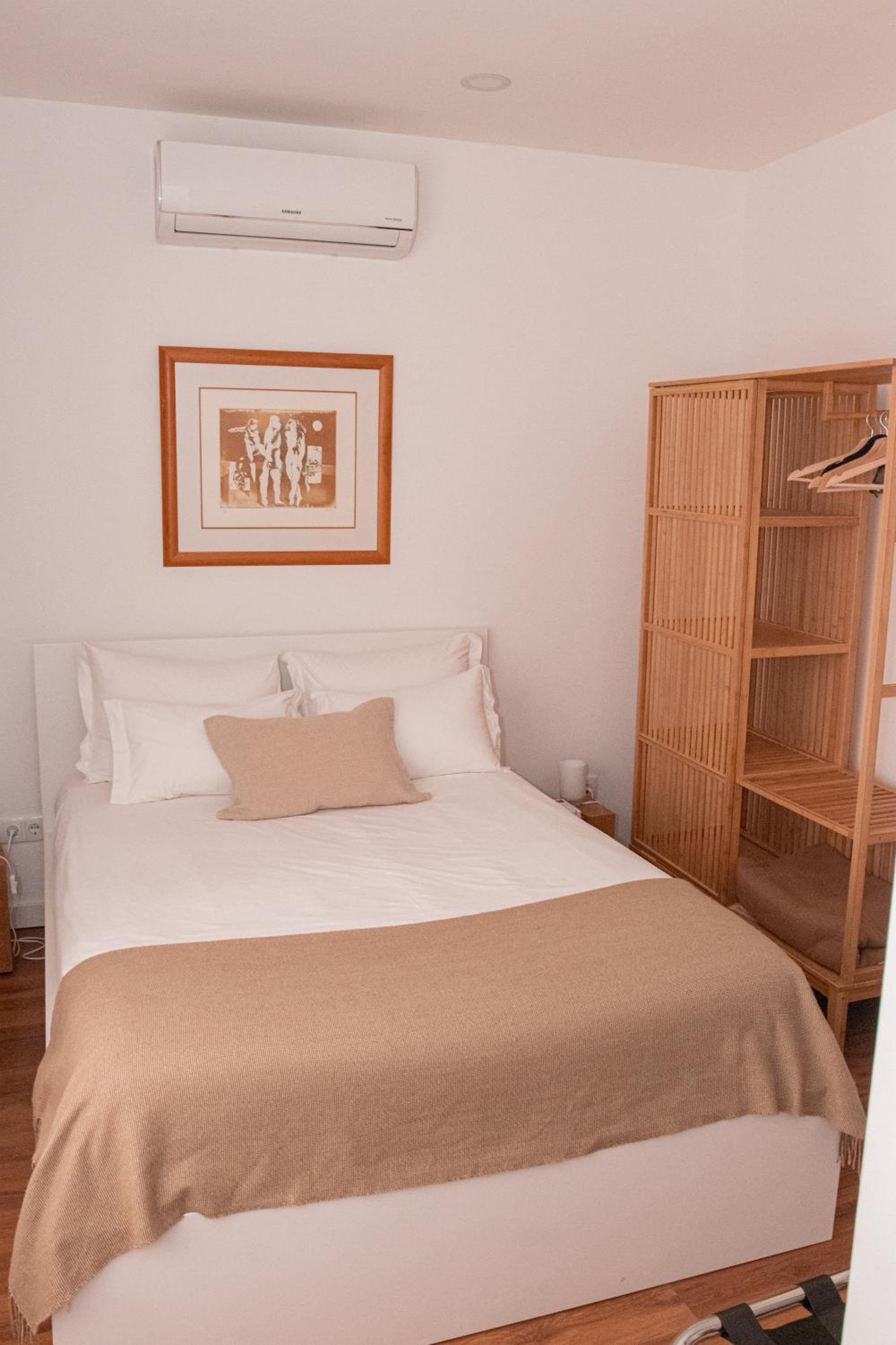 One-Bedroom Apartment photo 3