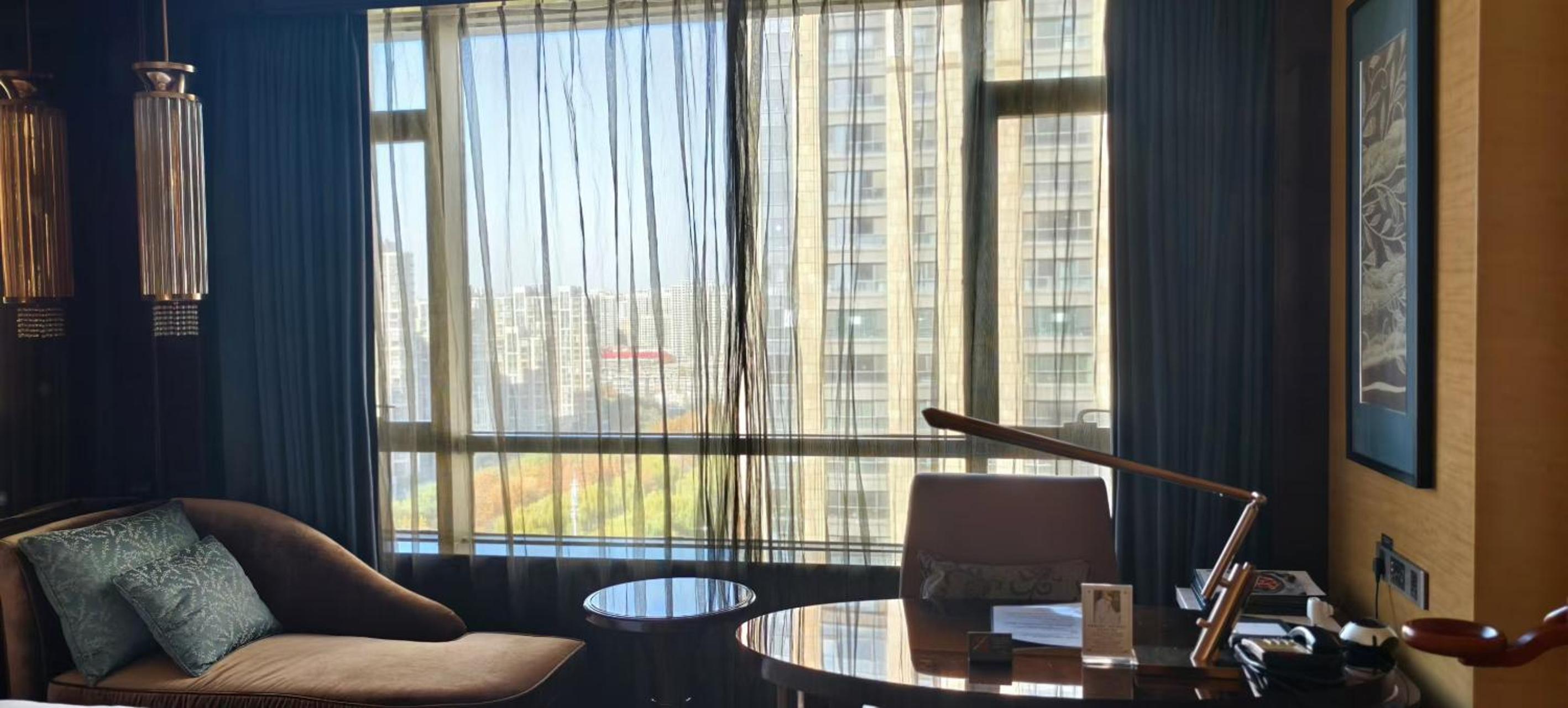 Classic King Room - Club Lounge Access - Photo 3