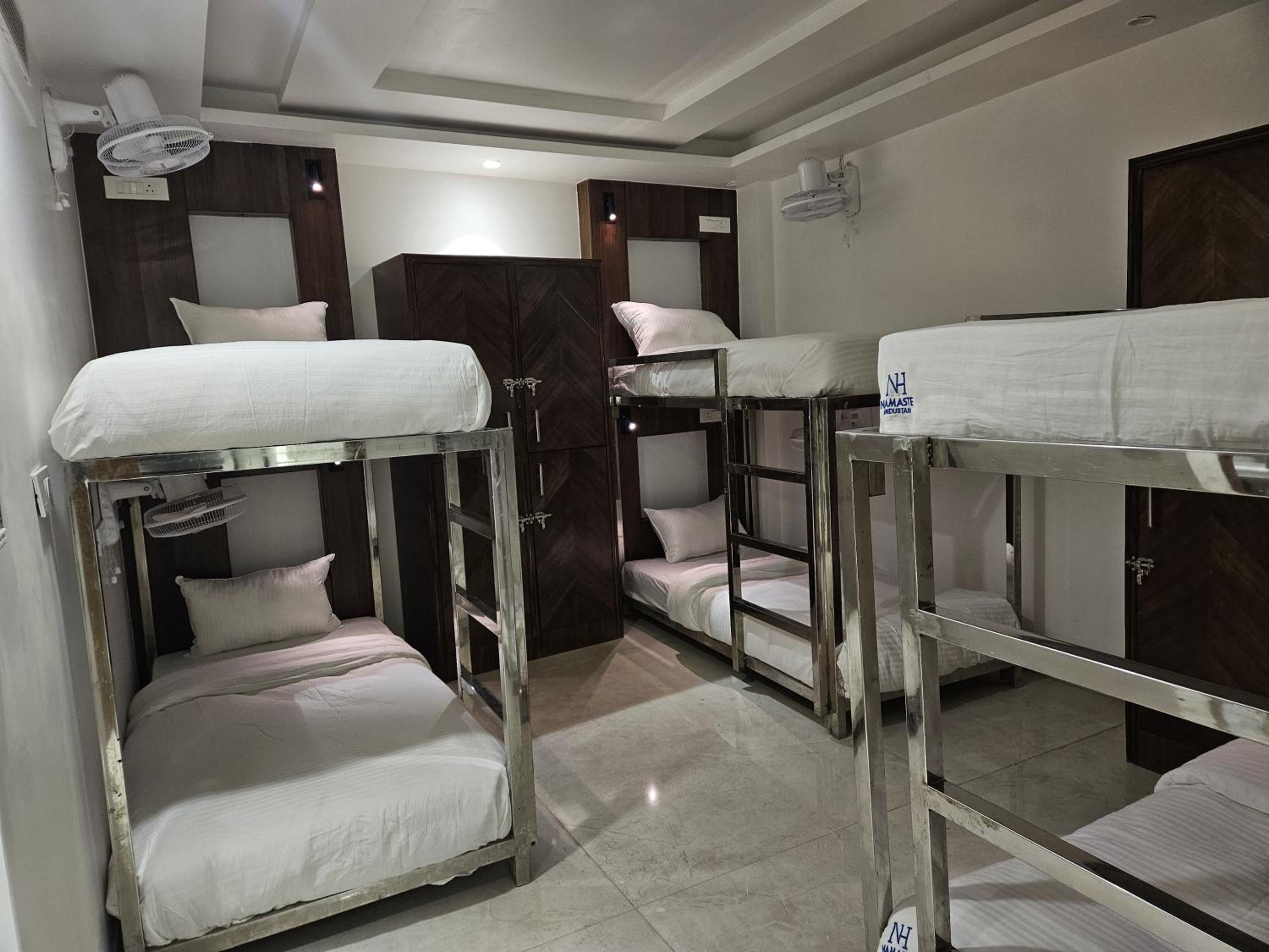 Bunk Bed in Mixed Dormitory Room