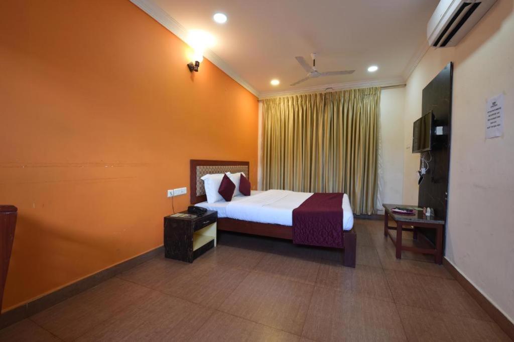 Economy Triple Room