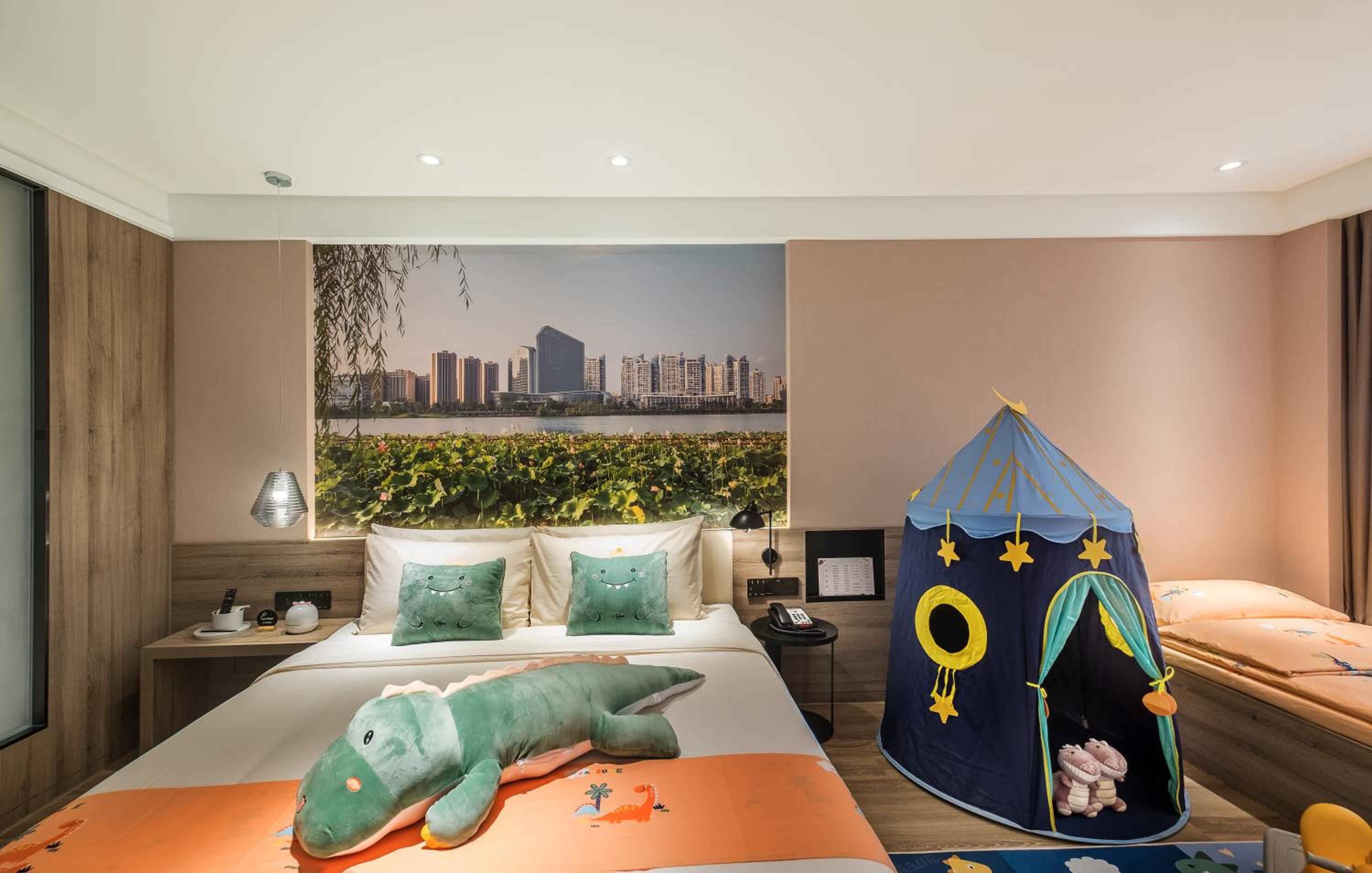 Jimu Family Room