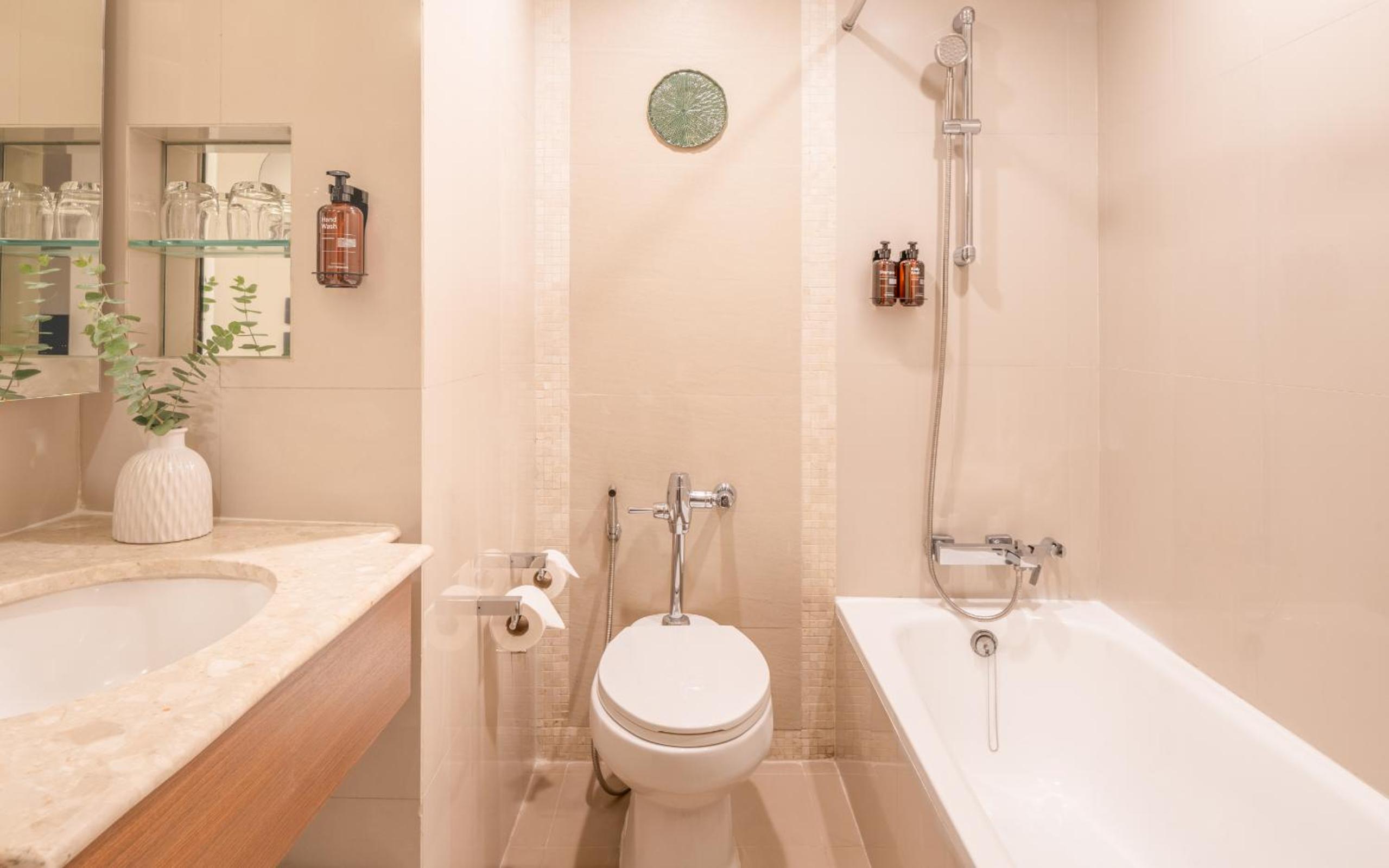 1 Bedroom Suite 2 Doubles - Photo 2
