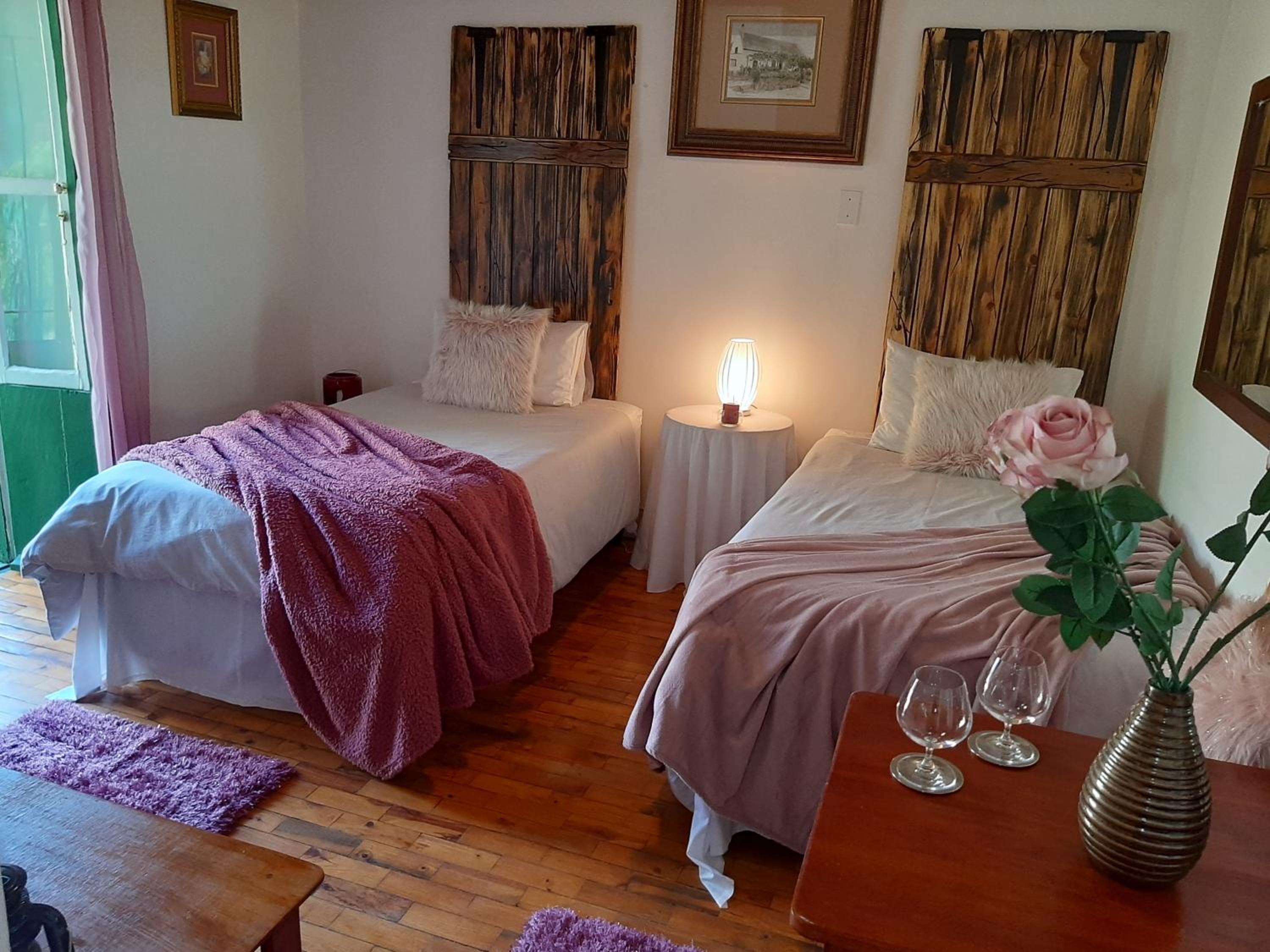 Standard Twin Room - Photo 40