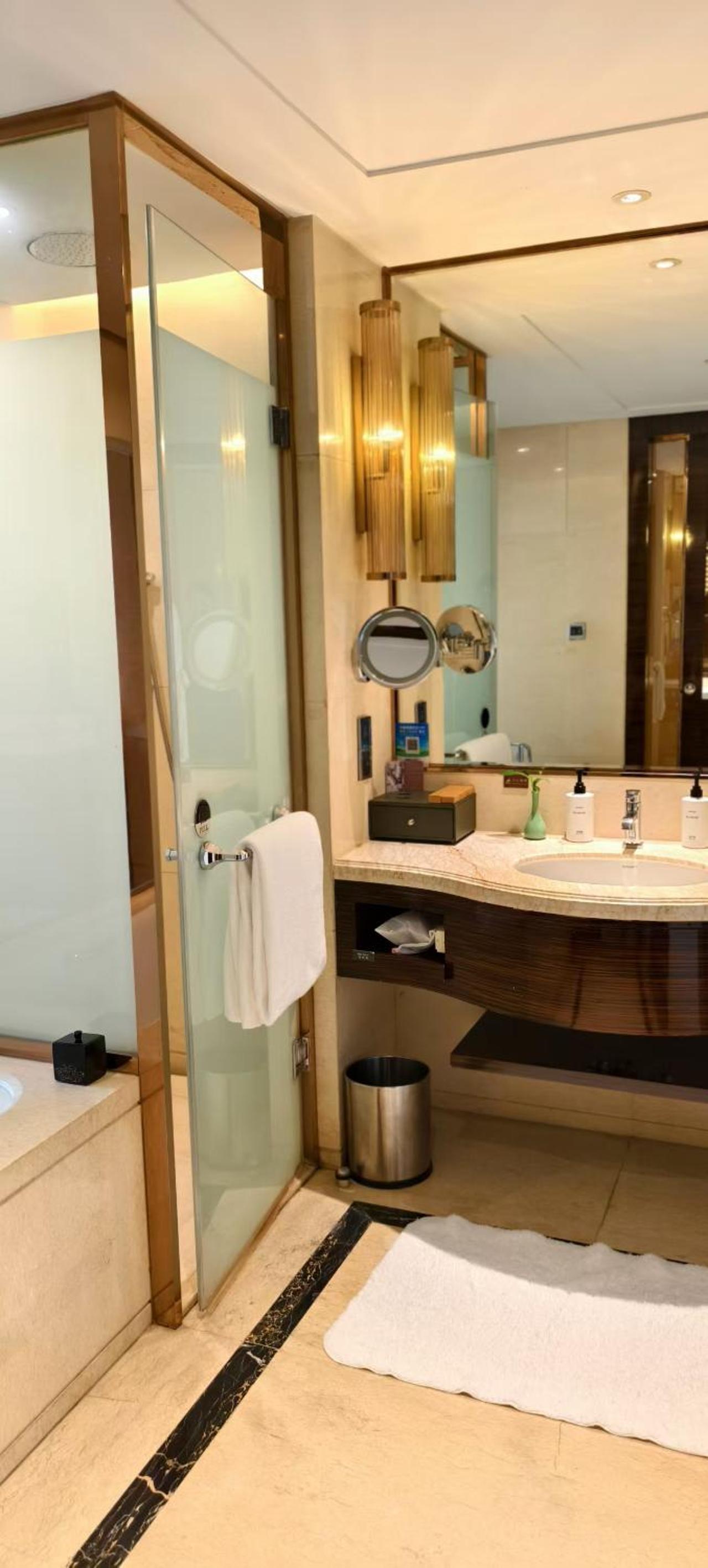 Premium Room - Photo 4