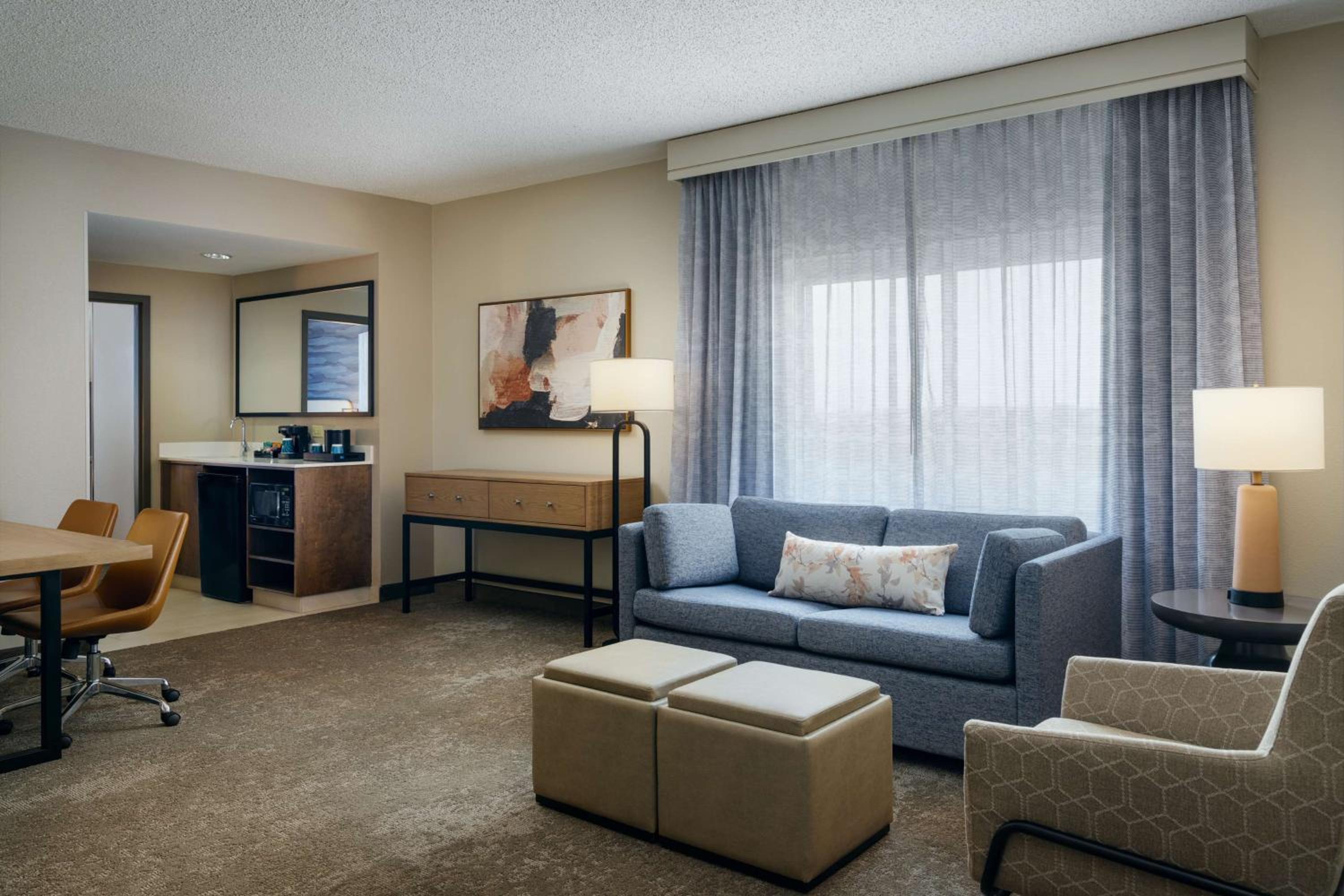 Two-Bedroom Corner Suite with Two Queen Beds and Bath Tub - Mobility Accessible - Photo 1