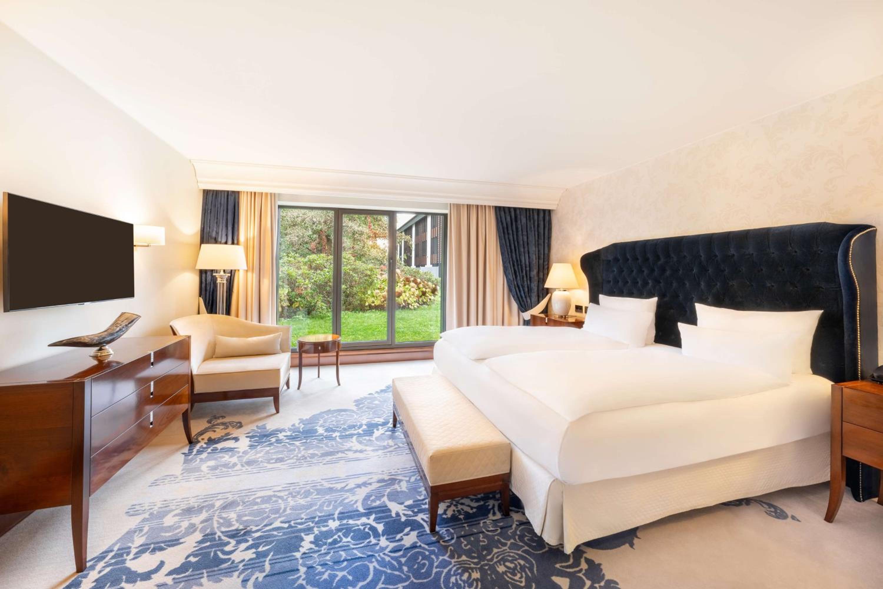 One-Bedroom Executive King Suite