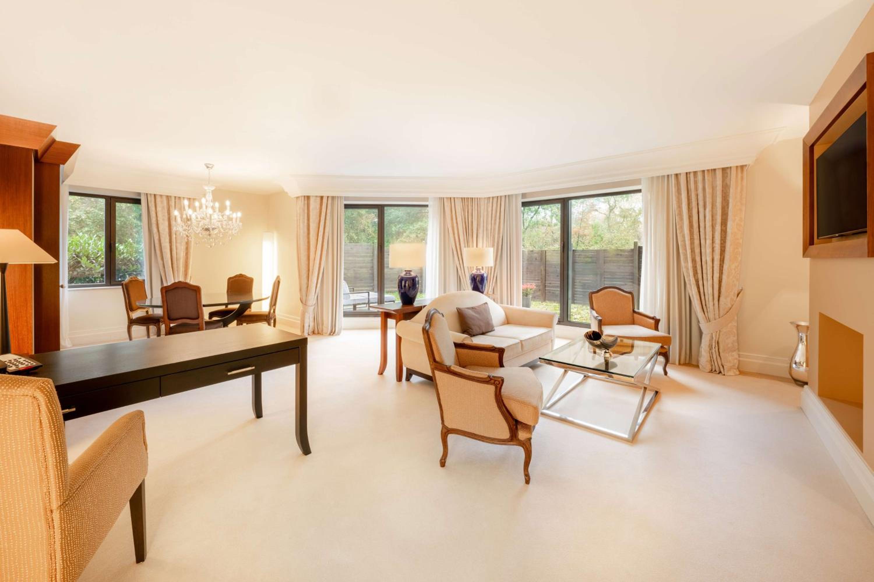 King One Bedroom Park Suite