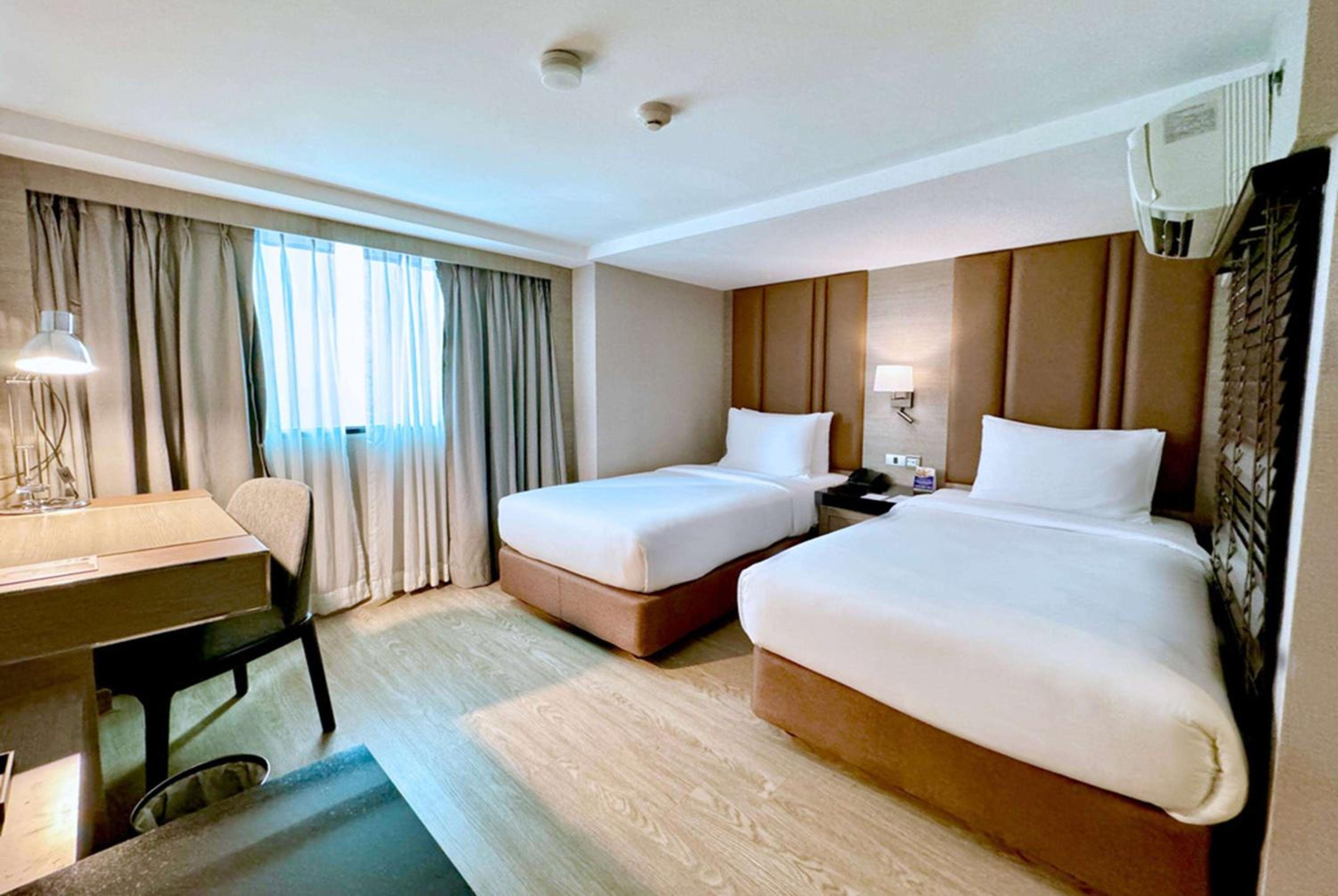 Deluxe Room with Two Single Beds, Non-Smoking photo 2