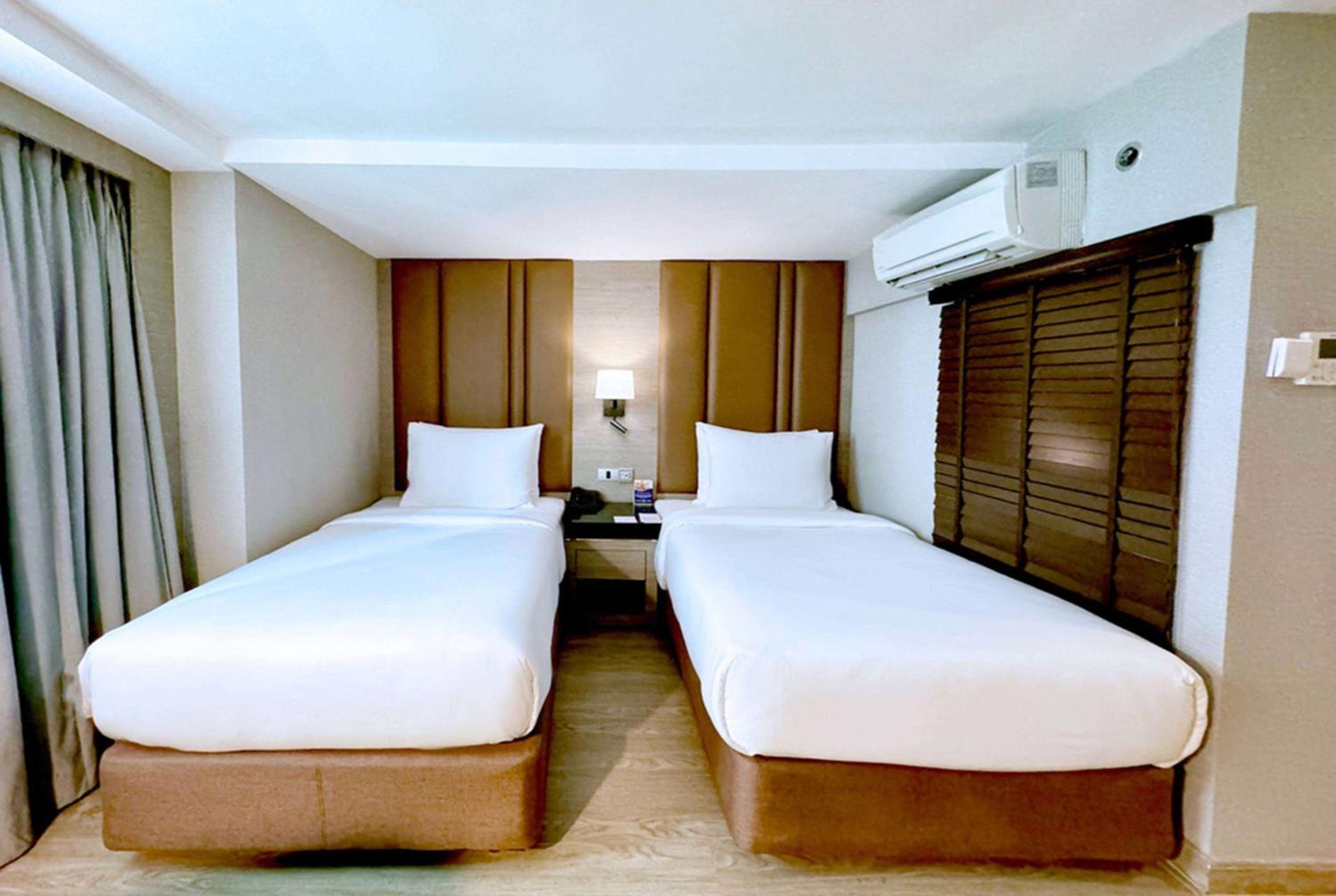 Deluxe Room with Two Single Beds, Non-Smoking photo 3