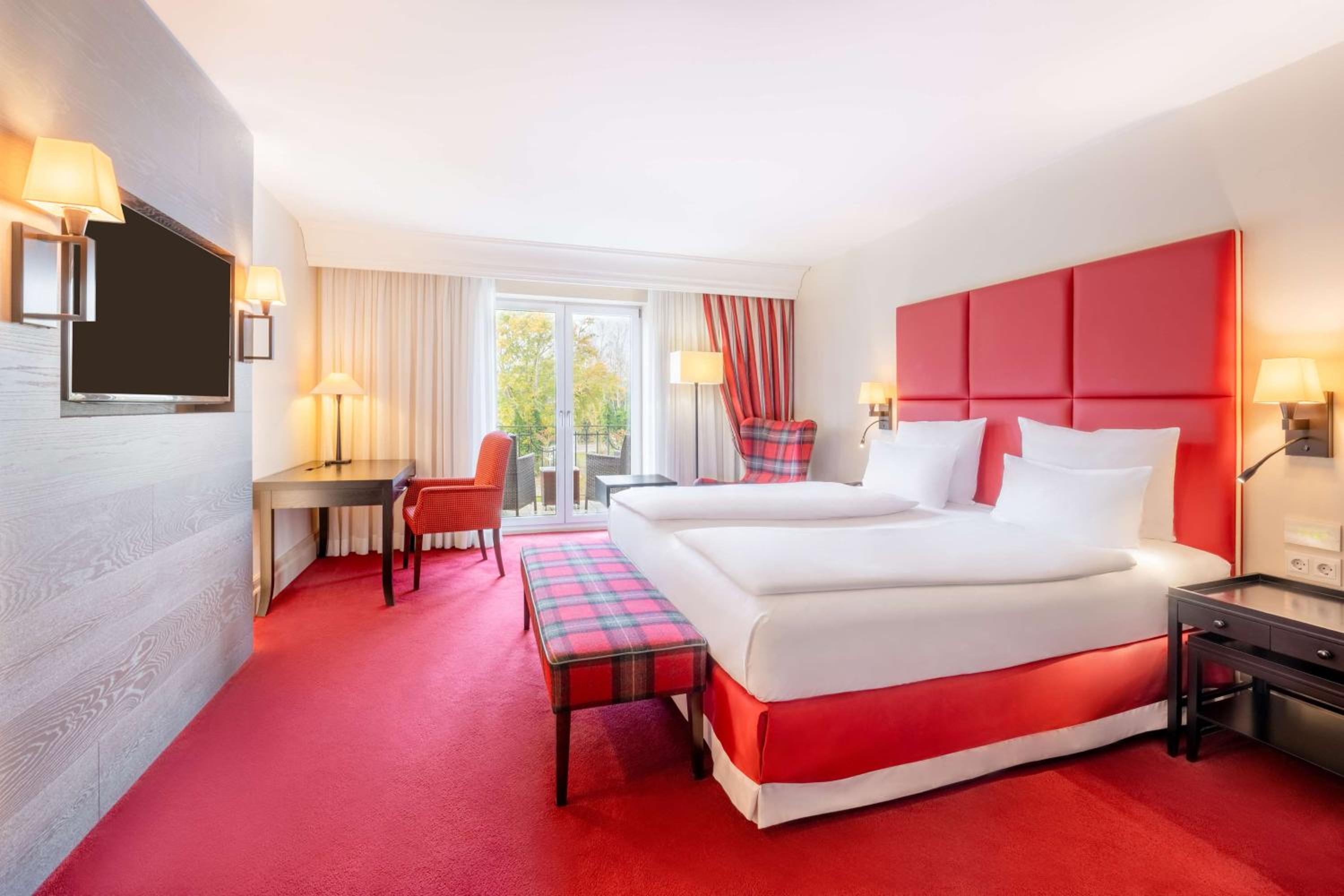 Deluxe King Room with Park View