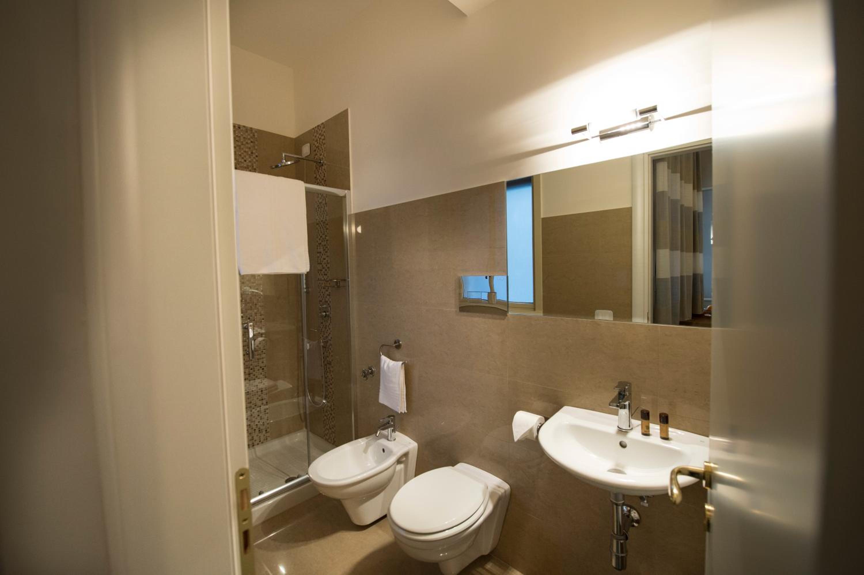Economy Double or Twin Room photo 2