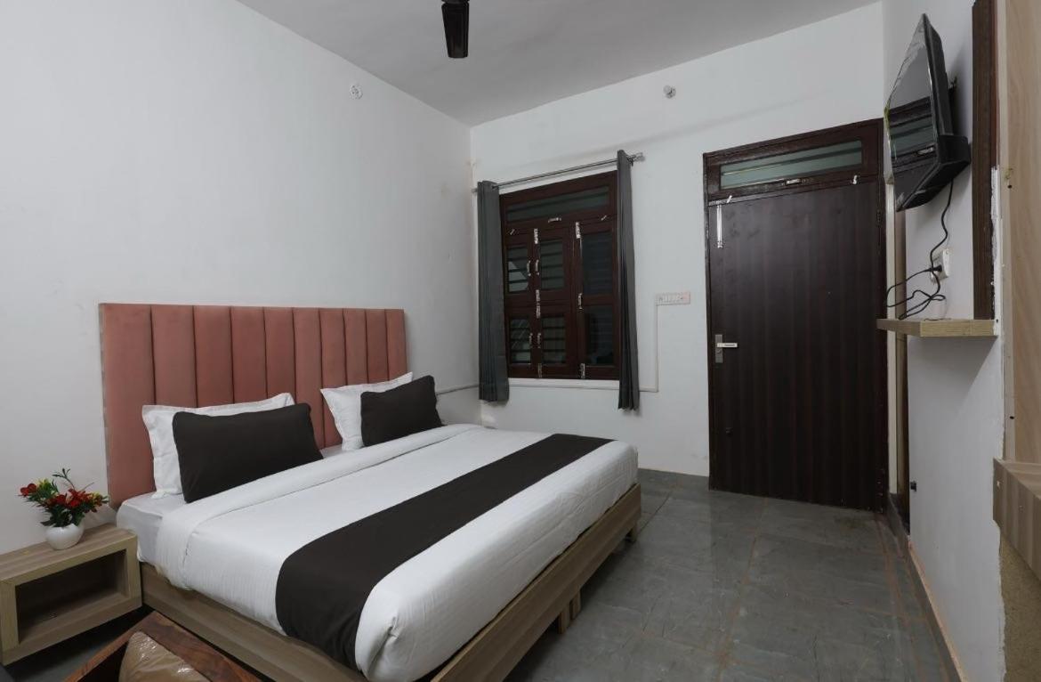 Standard Double Room photo 2