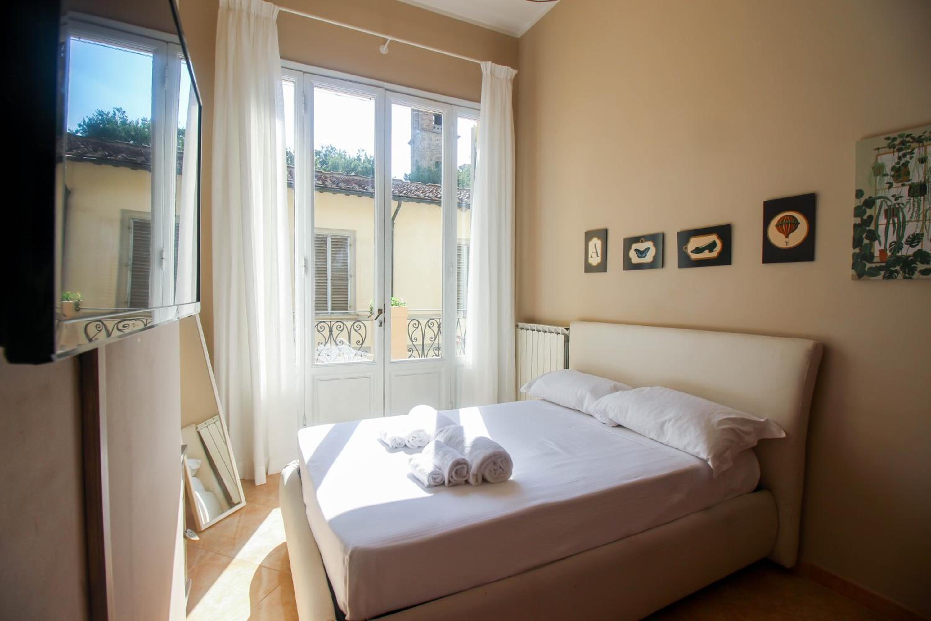 Three-Bedroom Apartment photo 2