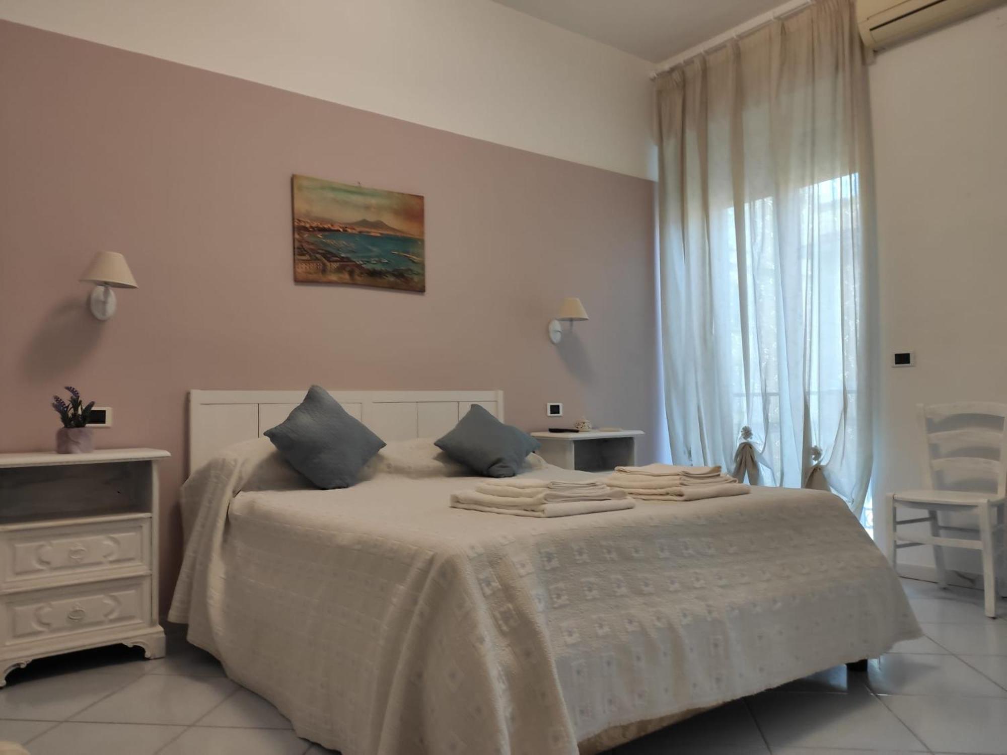 Deluxe Room (2 Adults + 1 Child)