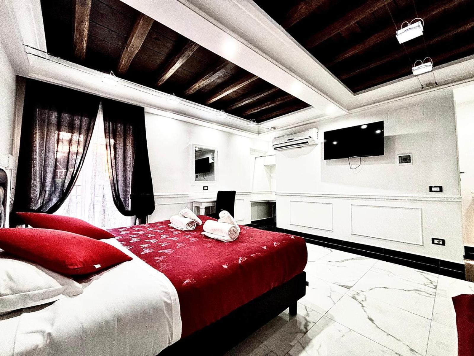 Deluxe Double or Twin Room with Balcony