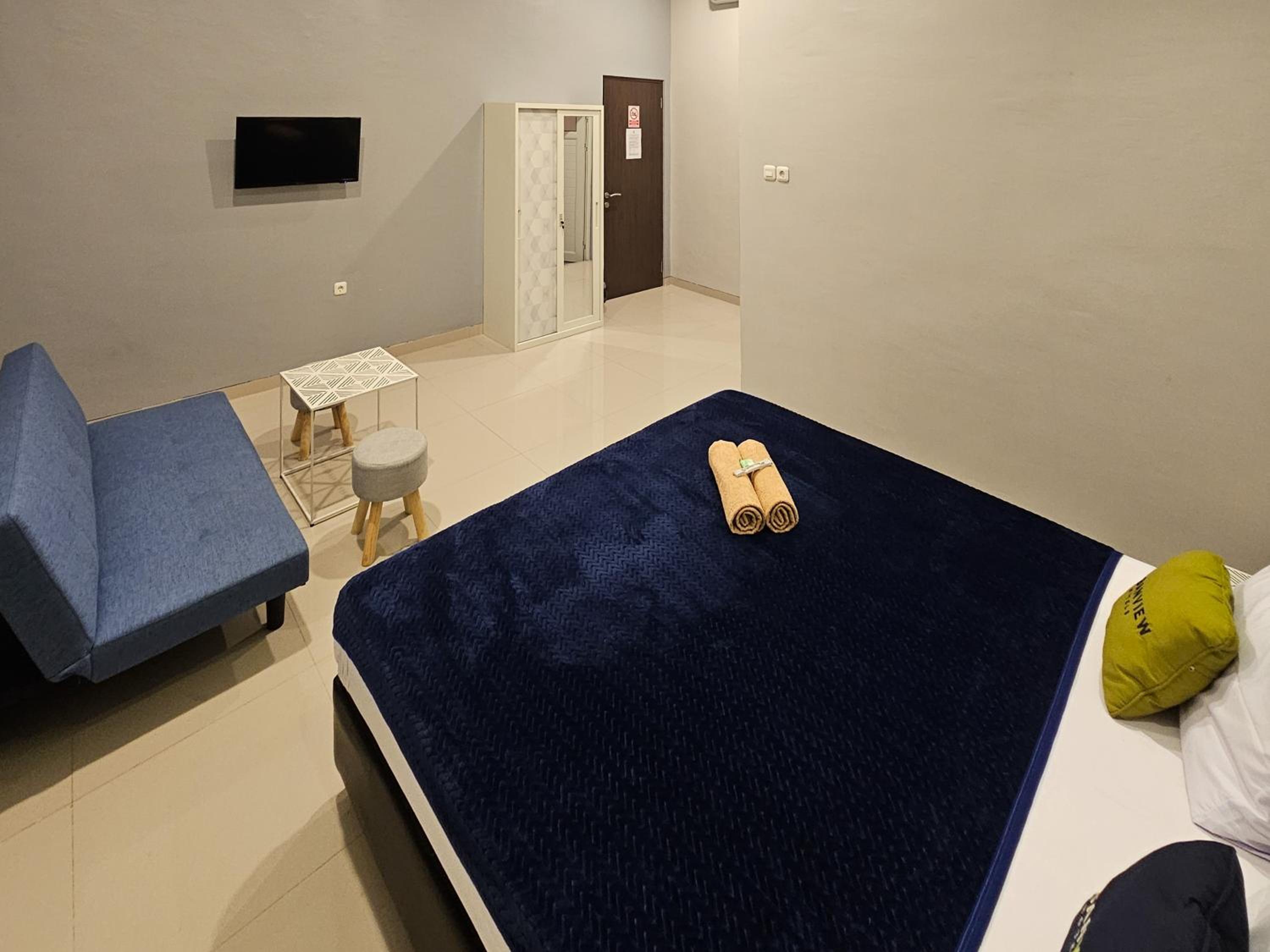 Deluxe Room - Photo 23