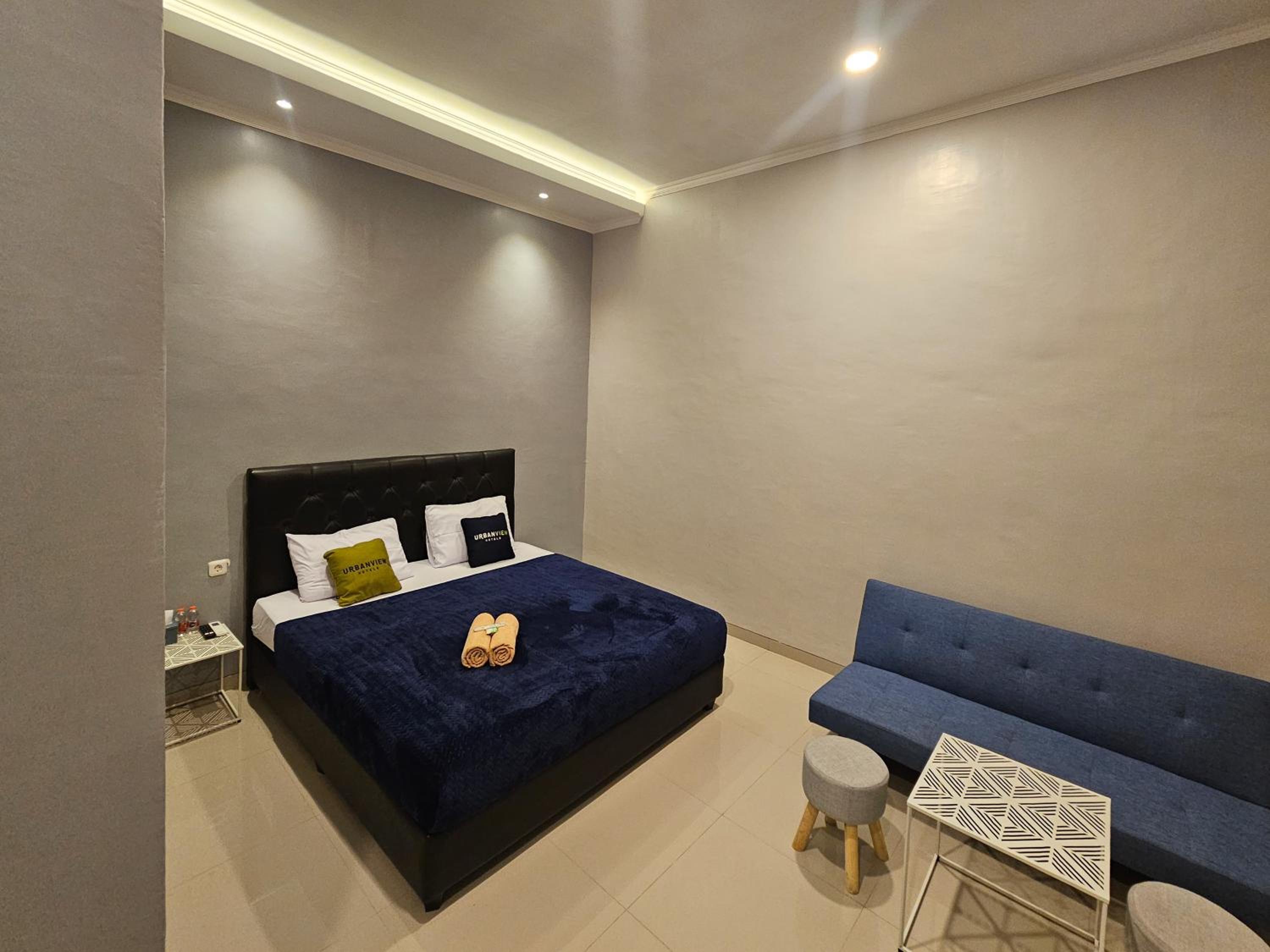 Deluxe Room - Photo 16