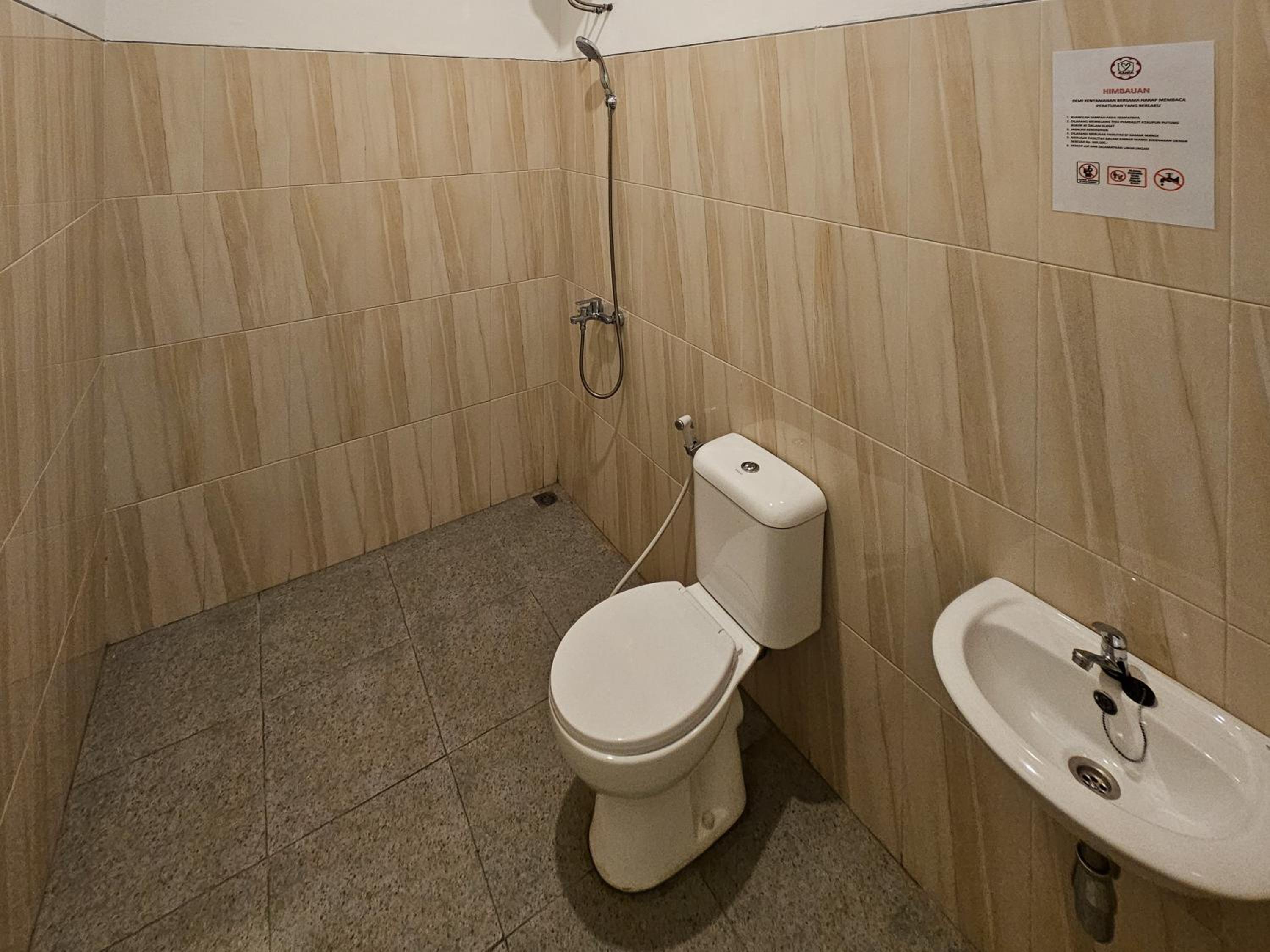 Deluxe Room - Photo 7