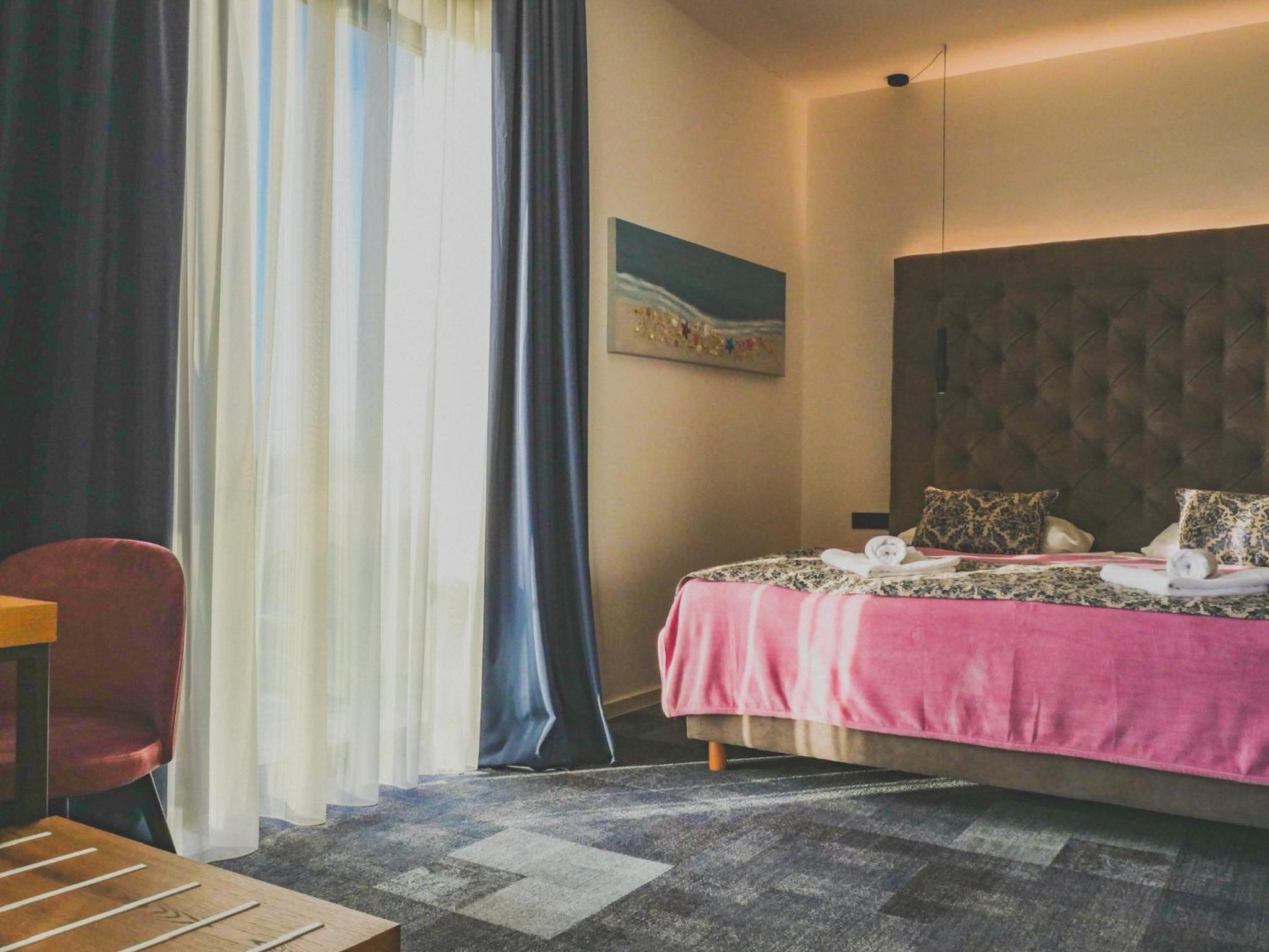 Apartment photo 2