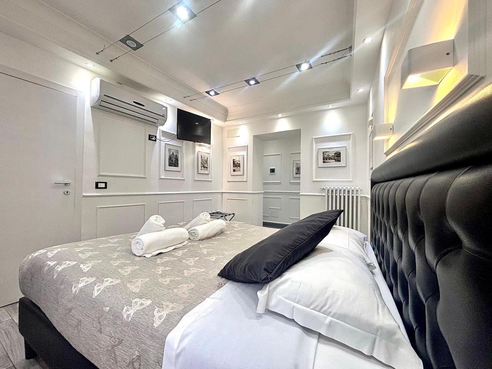 Double or Twin Room with View photo 3