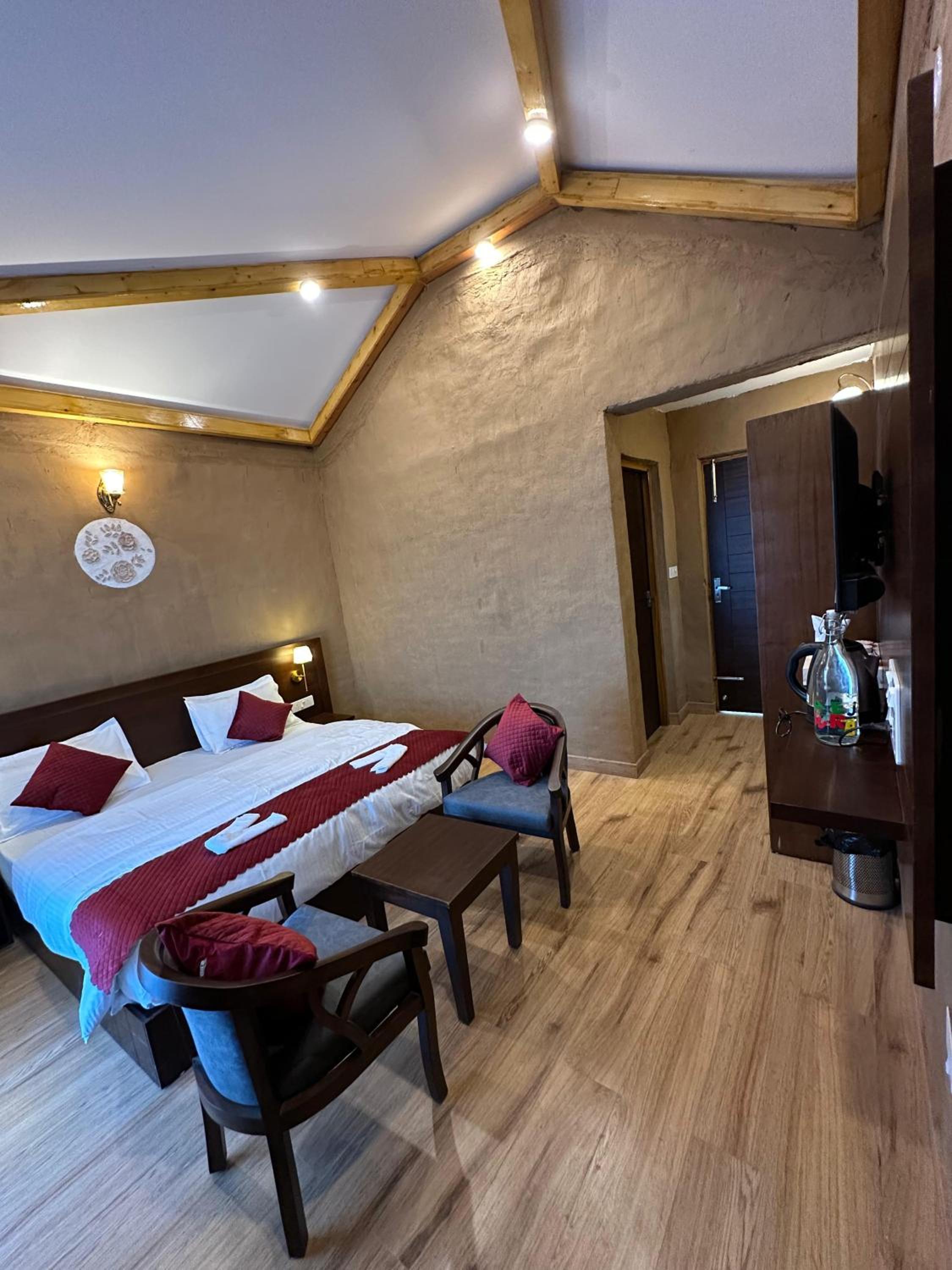 King Room with Mountain View