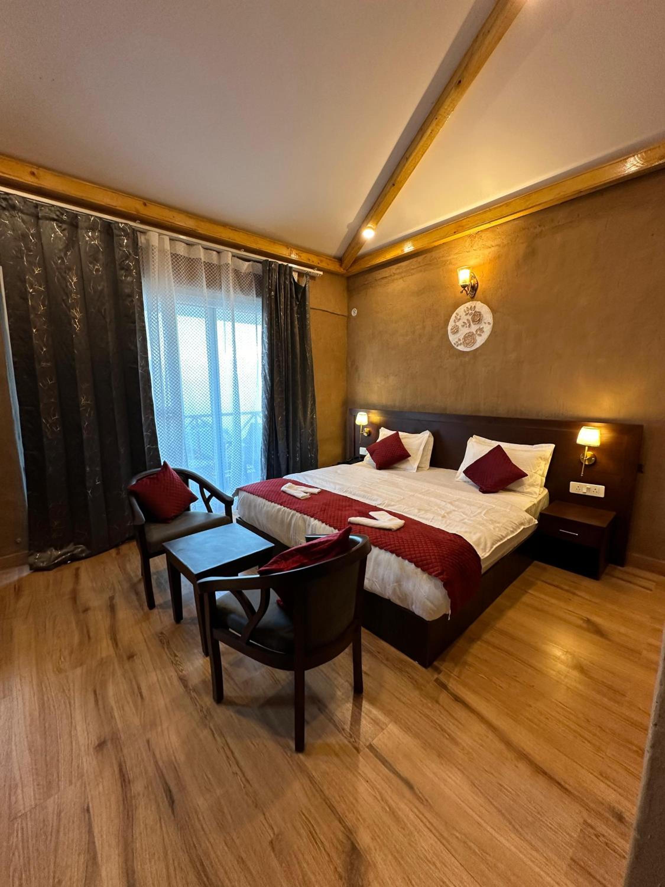 King Room with Mountain View