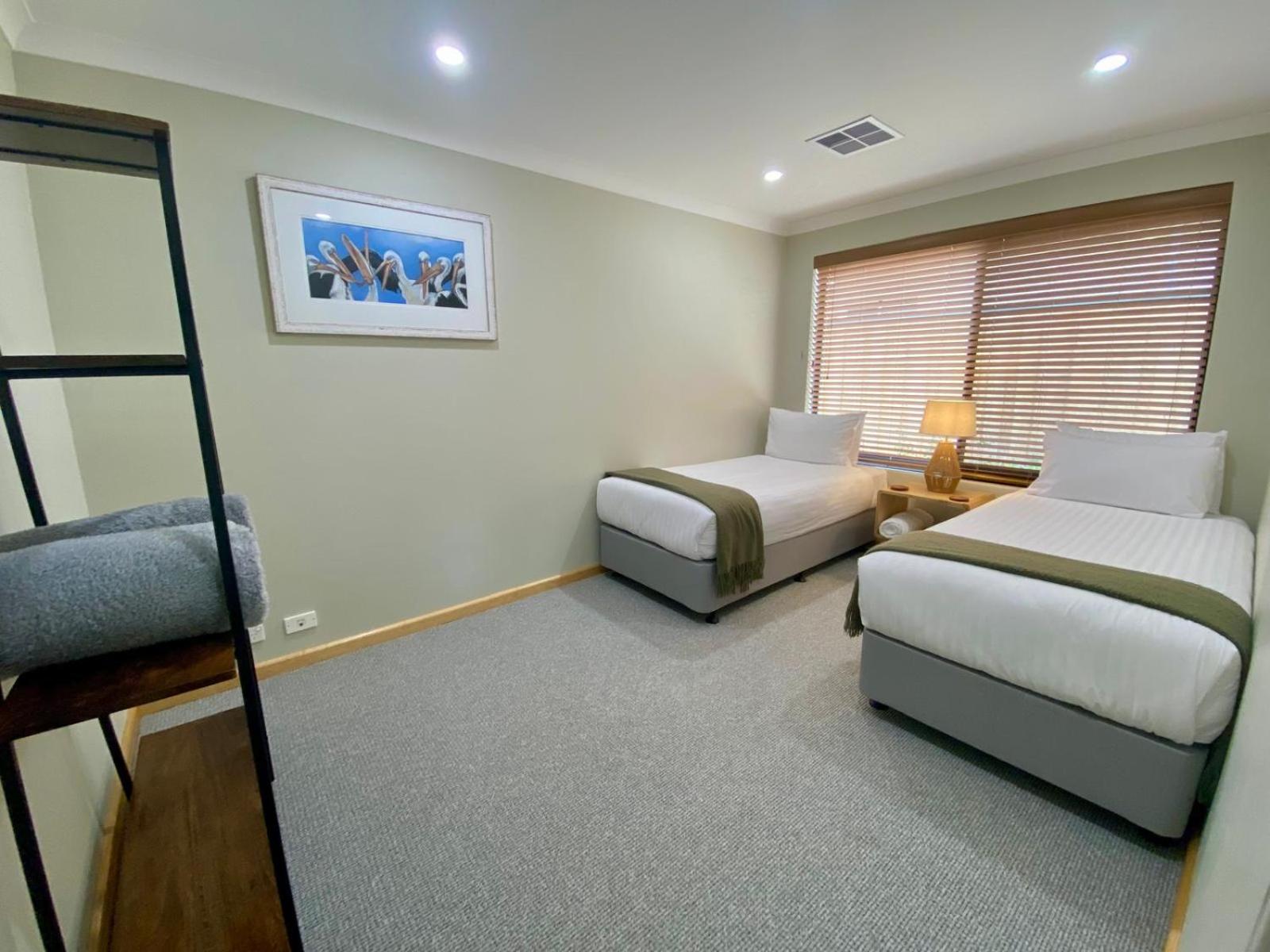 Four-Bedroom House photo 2