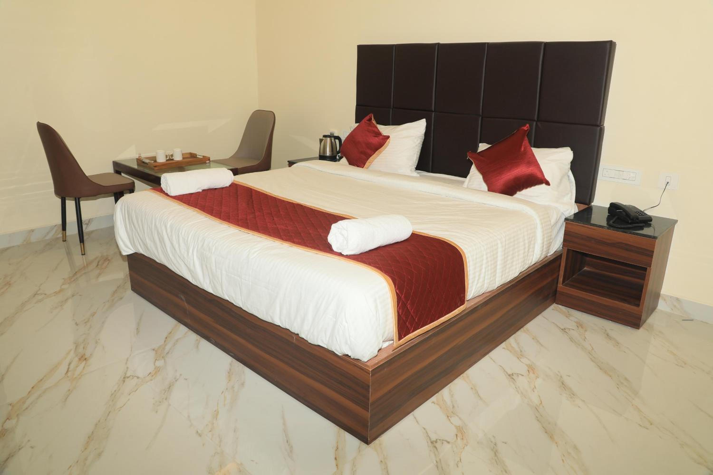 Deluxe Suite photo 2
