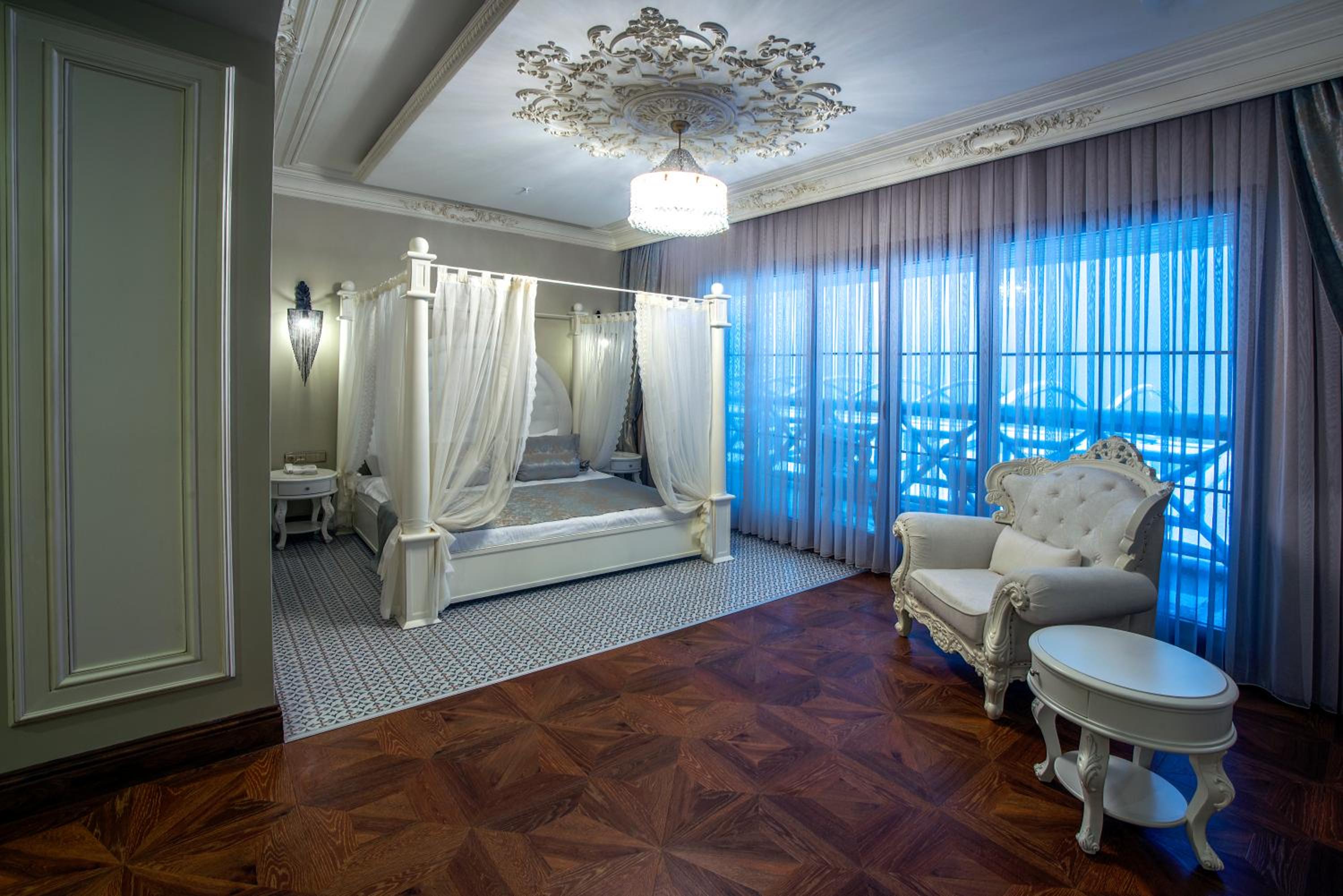 King Suite with Sea View