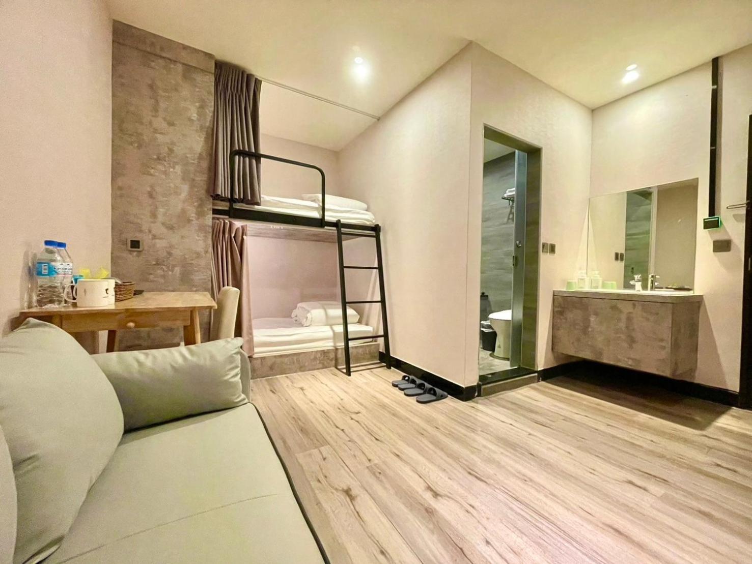 Twin Room - Bunk Bed - No Window