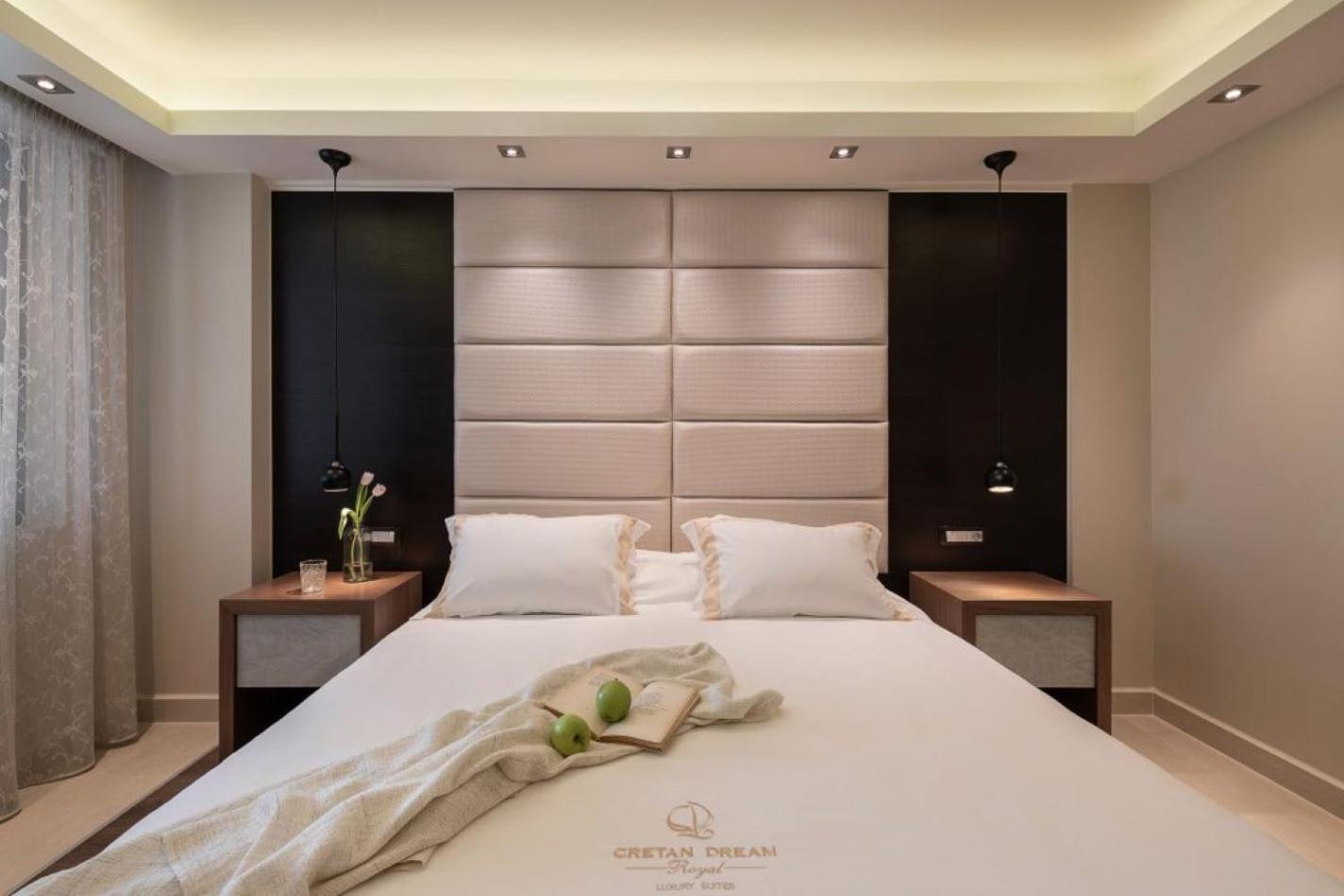 Luxury Executive Suite with Private Pool Inland View