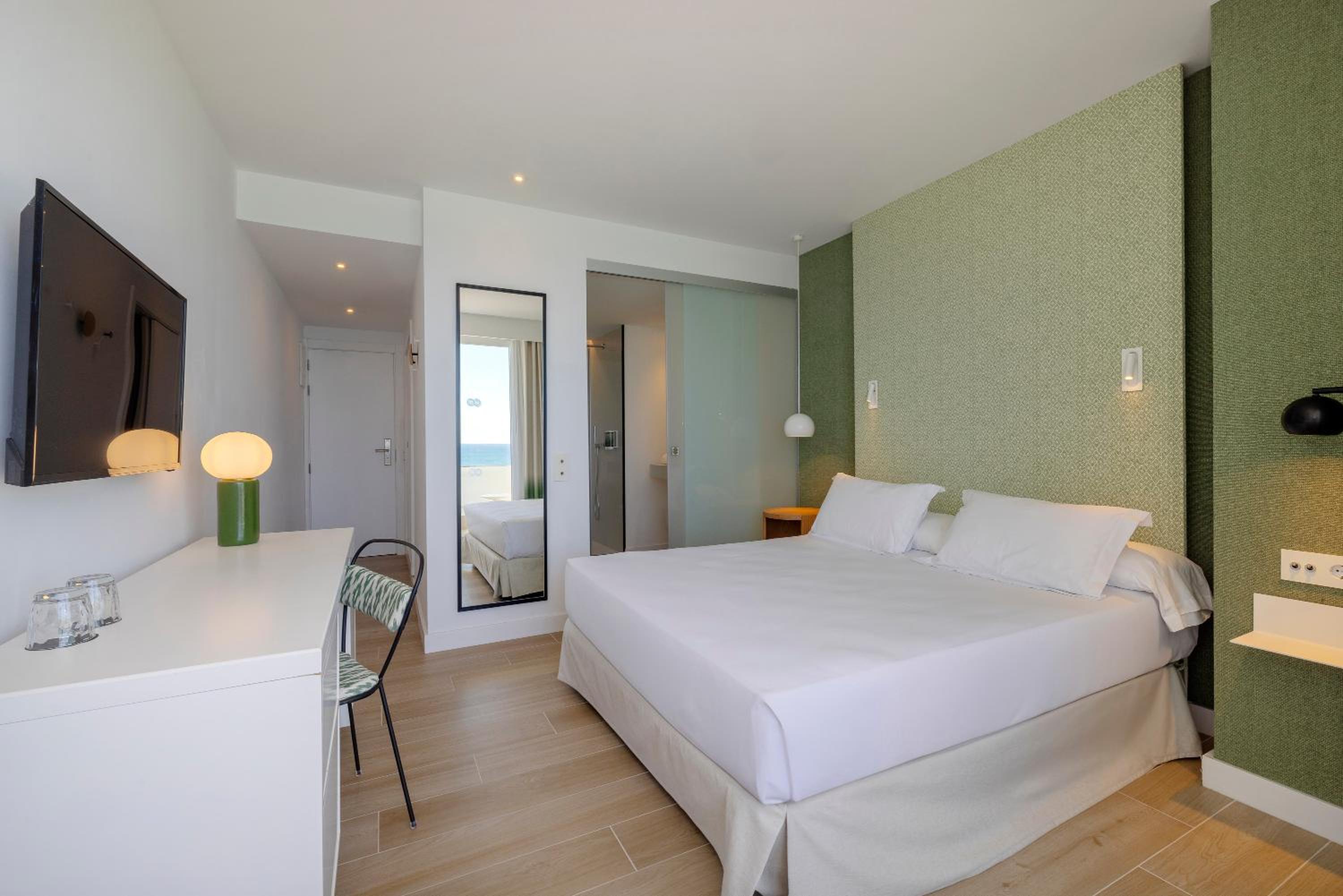 Twin Room Sea view with Balcony