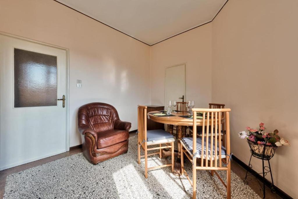 Two-Bedroom Apartment photo 3