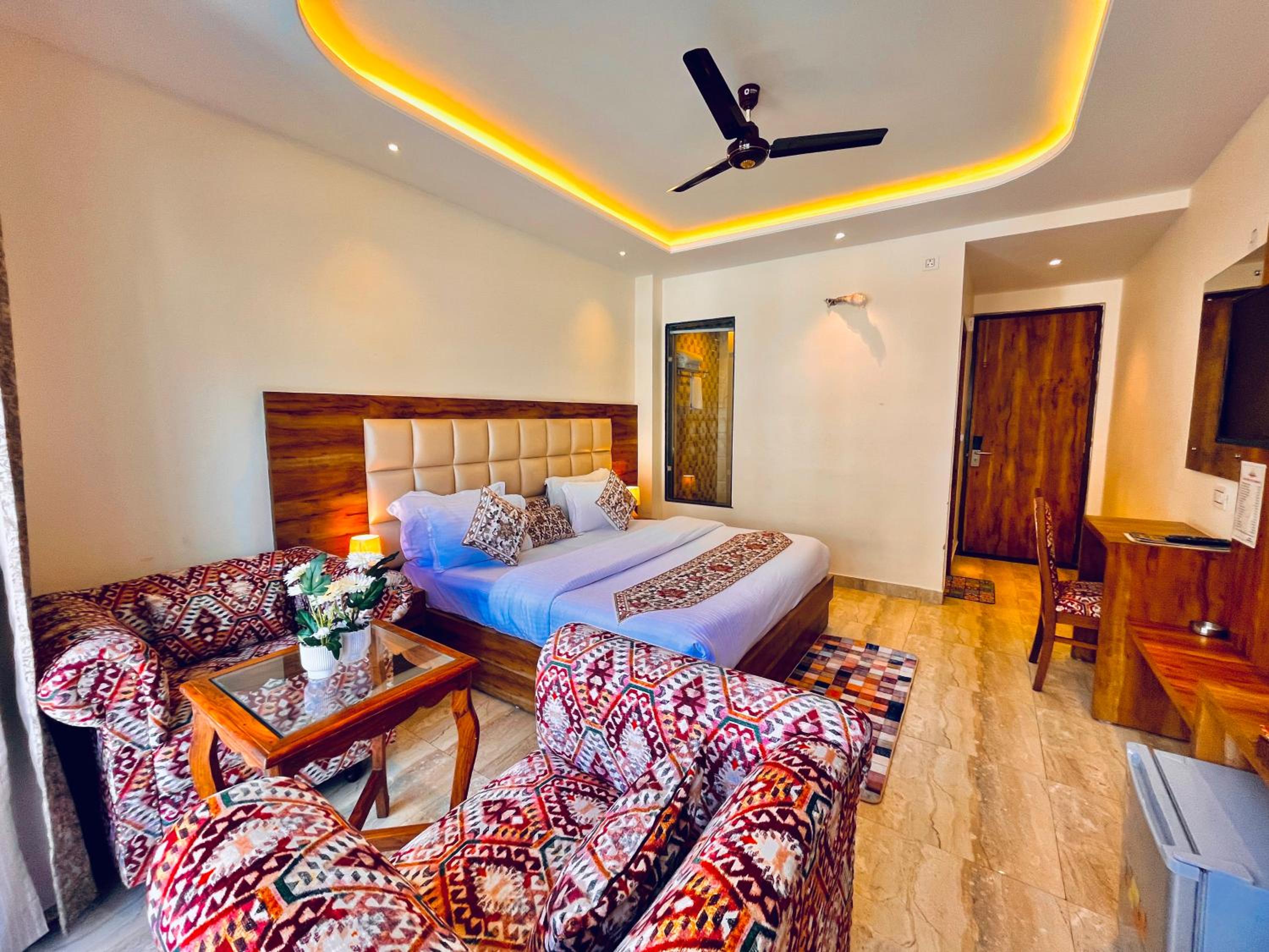 Standard King Room photo 1