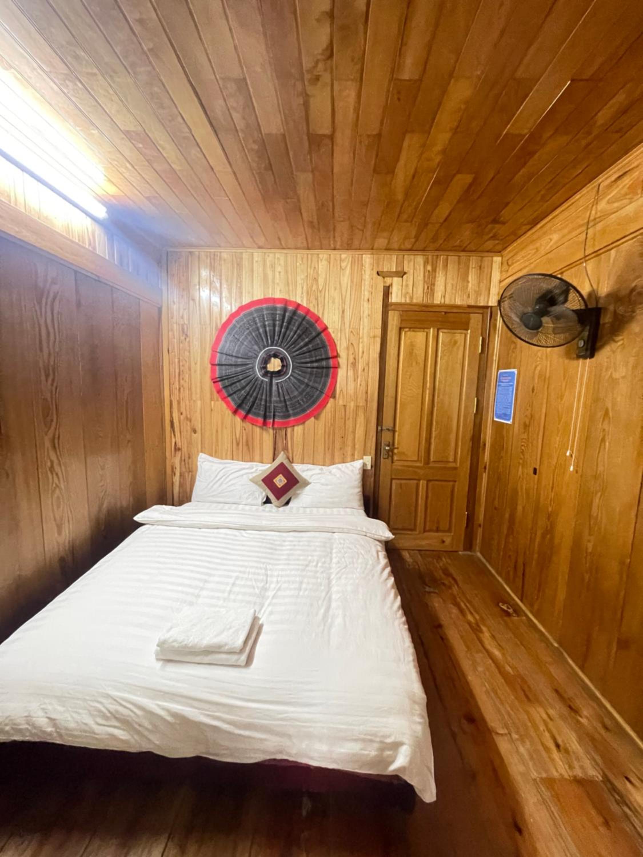 Deluxe Room (2 Adults + 1 Child) photo 3