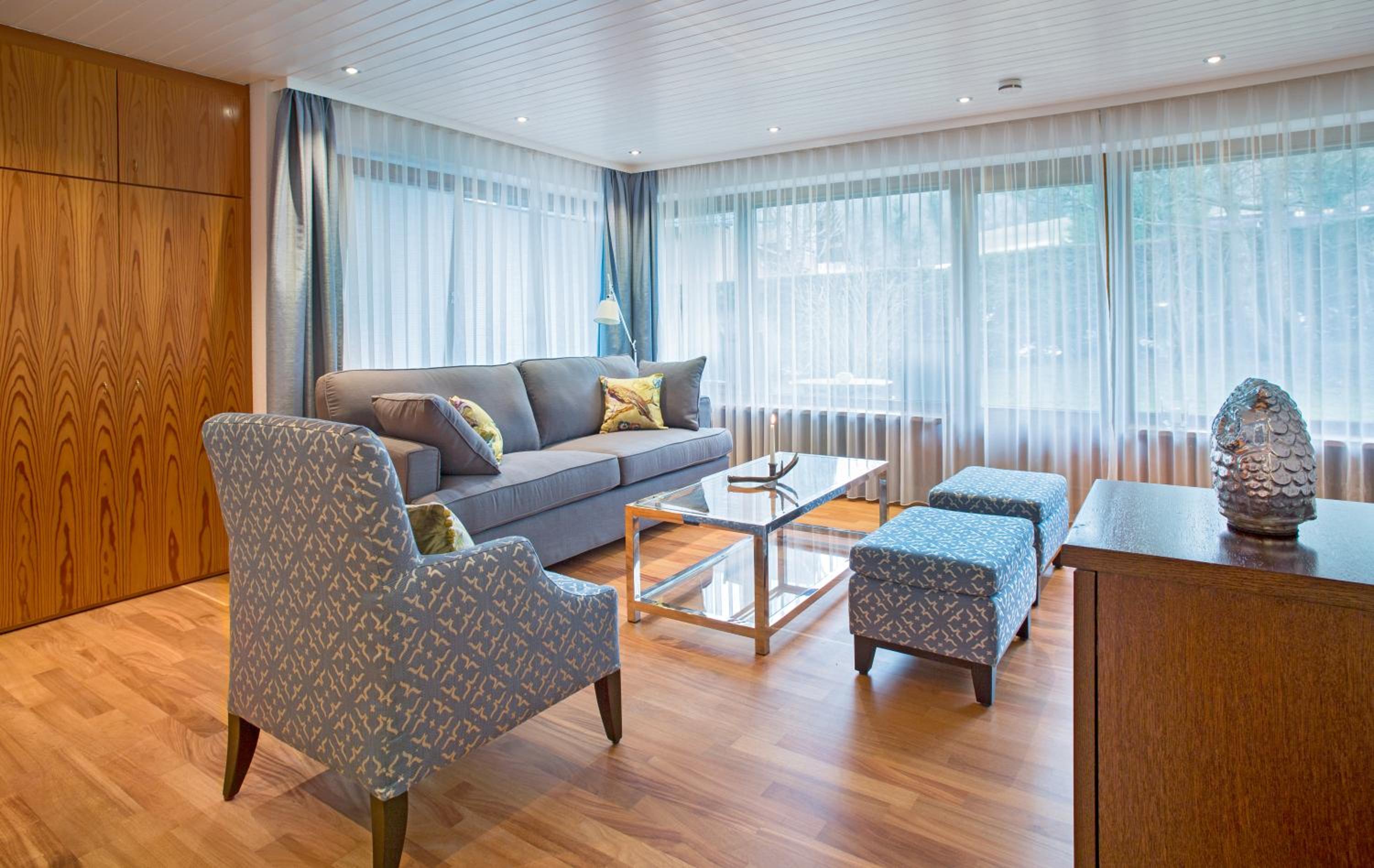 Deluxe One-Bedroom Apartment with Terrace photo 2
