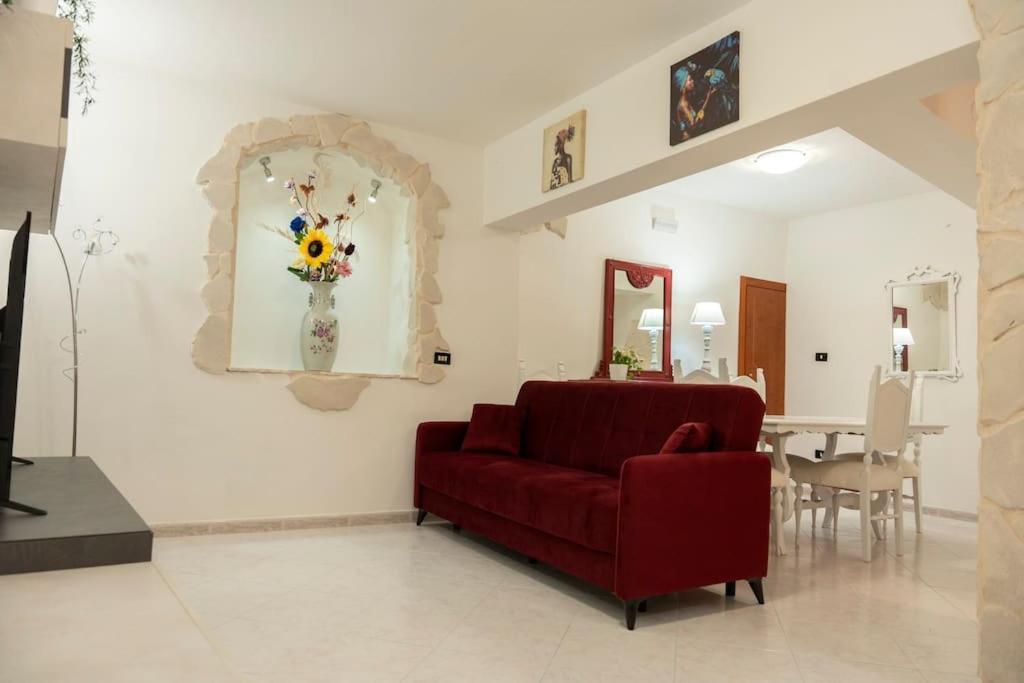 Three-Bedroom House photo 2