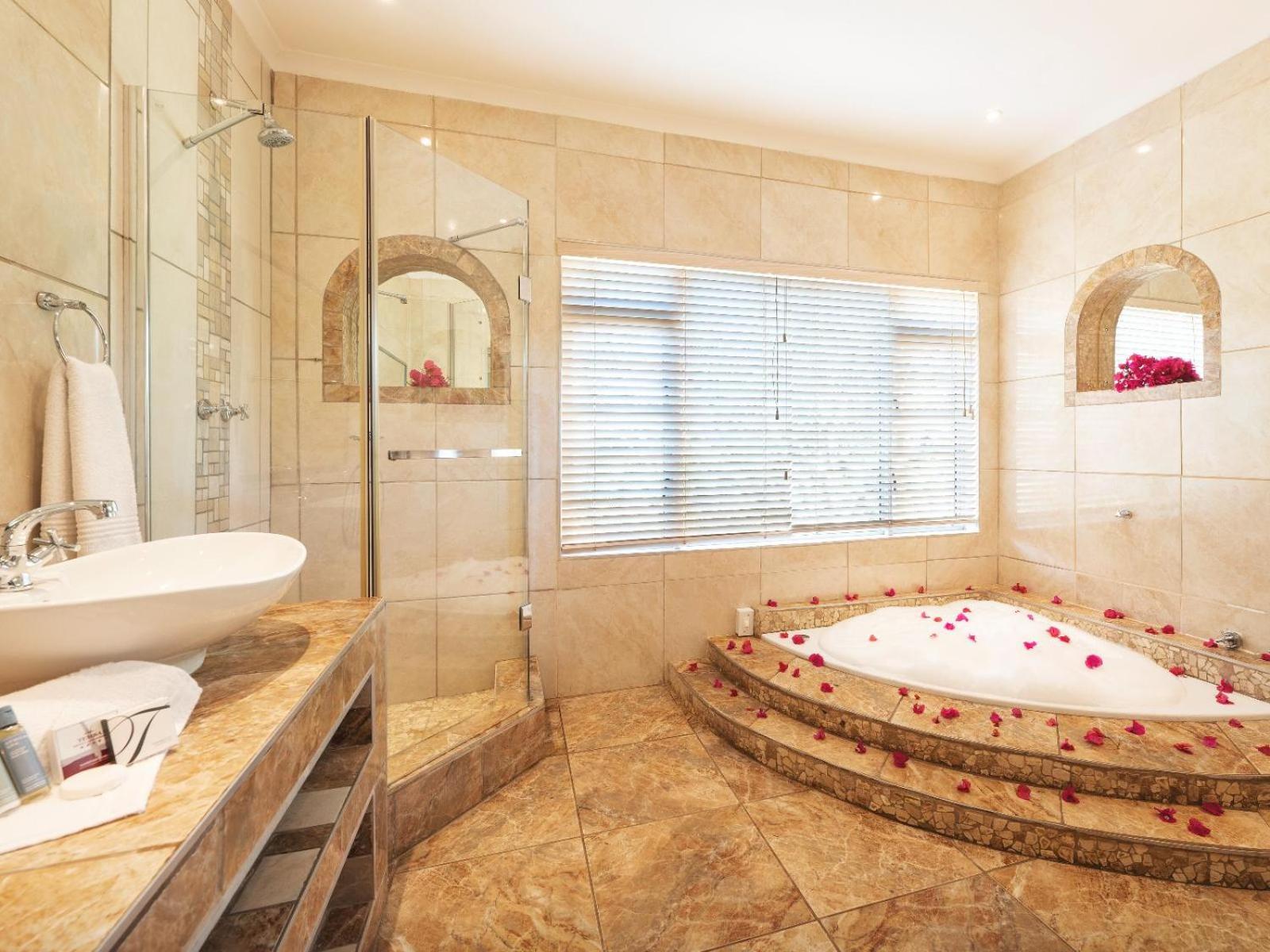 Luxury Suite photo 2