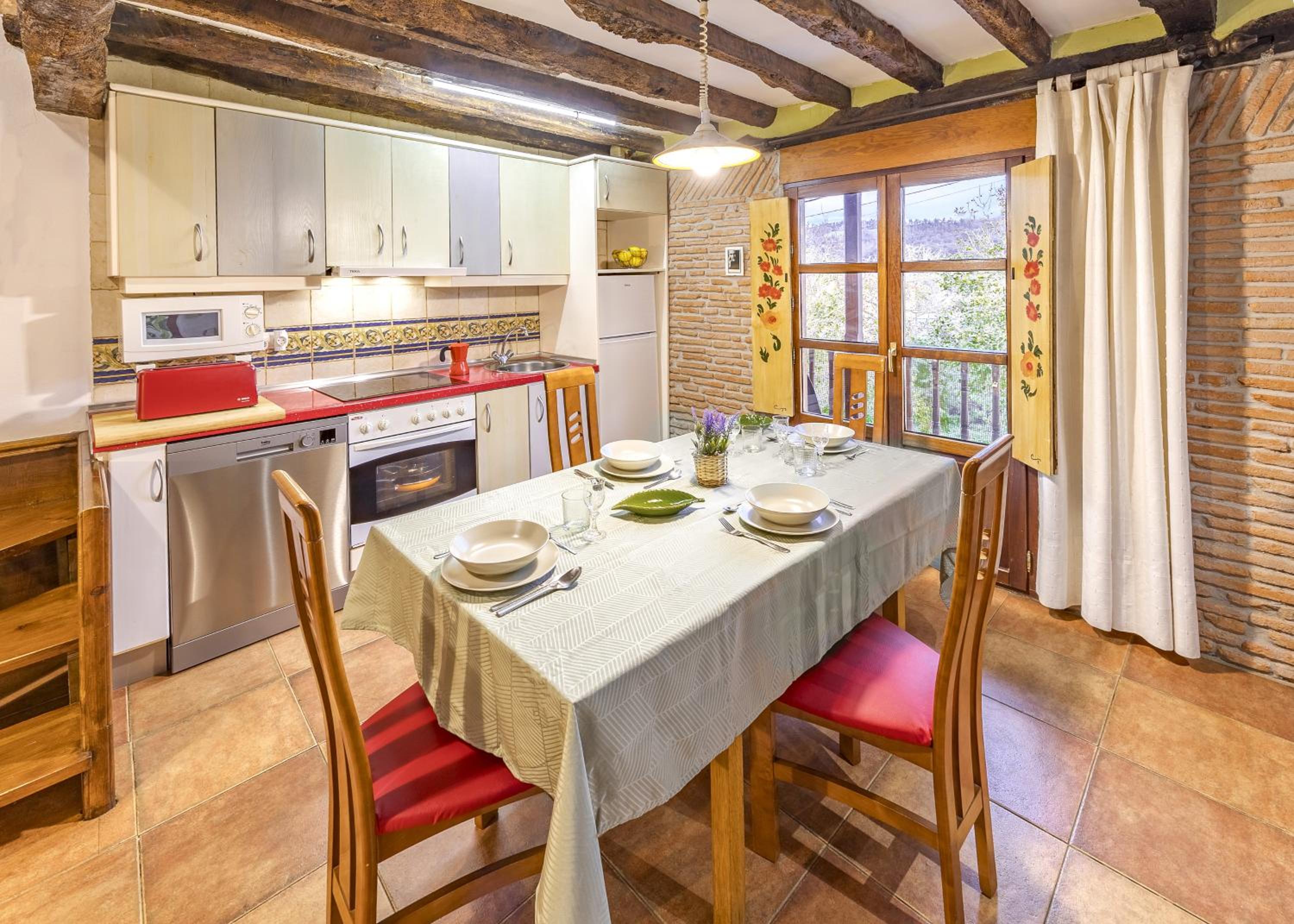 Two-Bedroom House with Balcony photo 3
