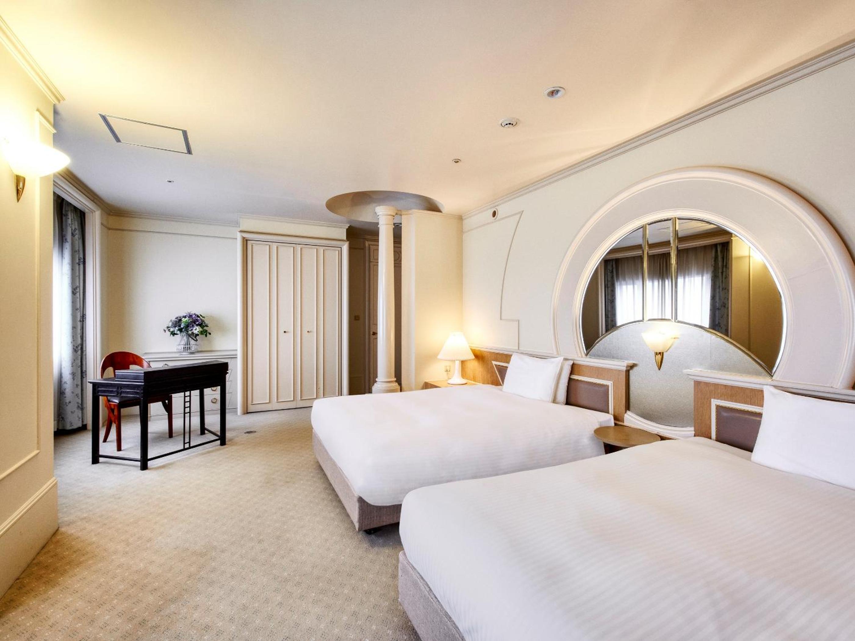 Royal Pines Suite - Smoking photo 2