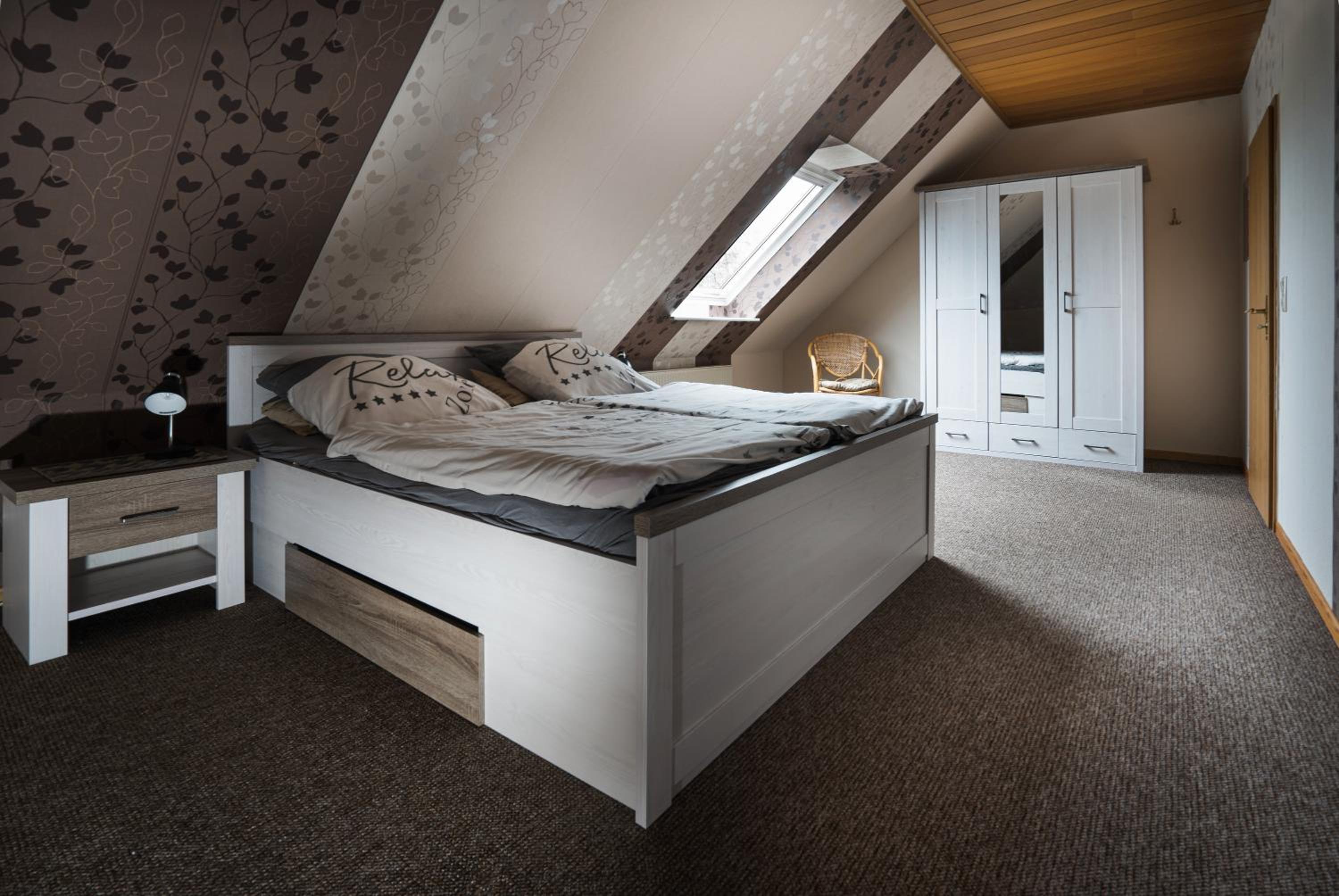 Two-Bedroom Deluxe Apartment with Balcony