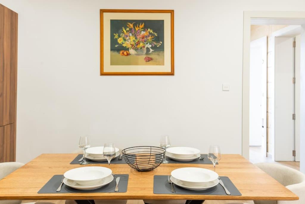 Three-Bedroom House photo 3