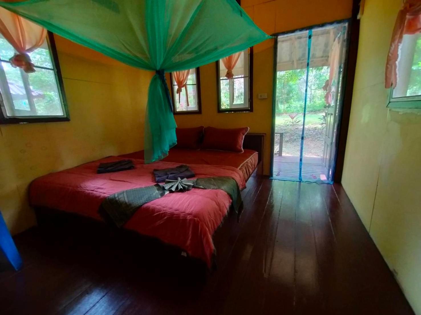 Bungalow with Fan - Photo 12