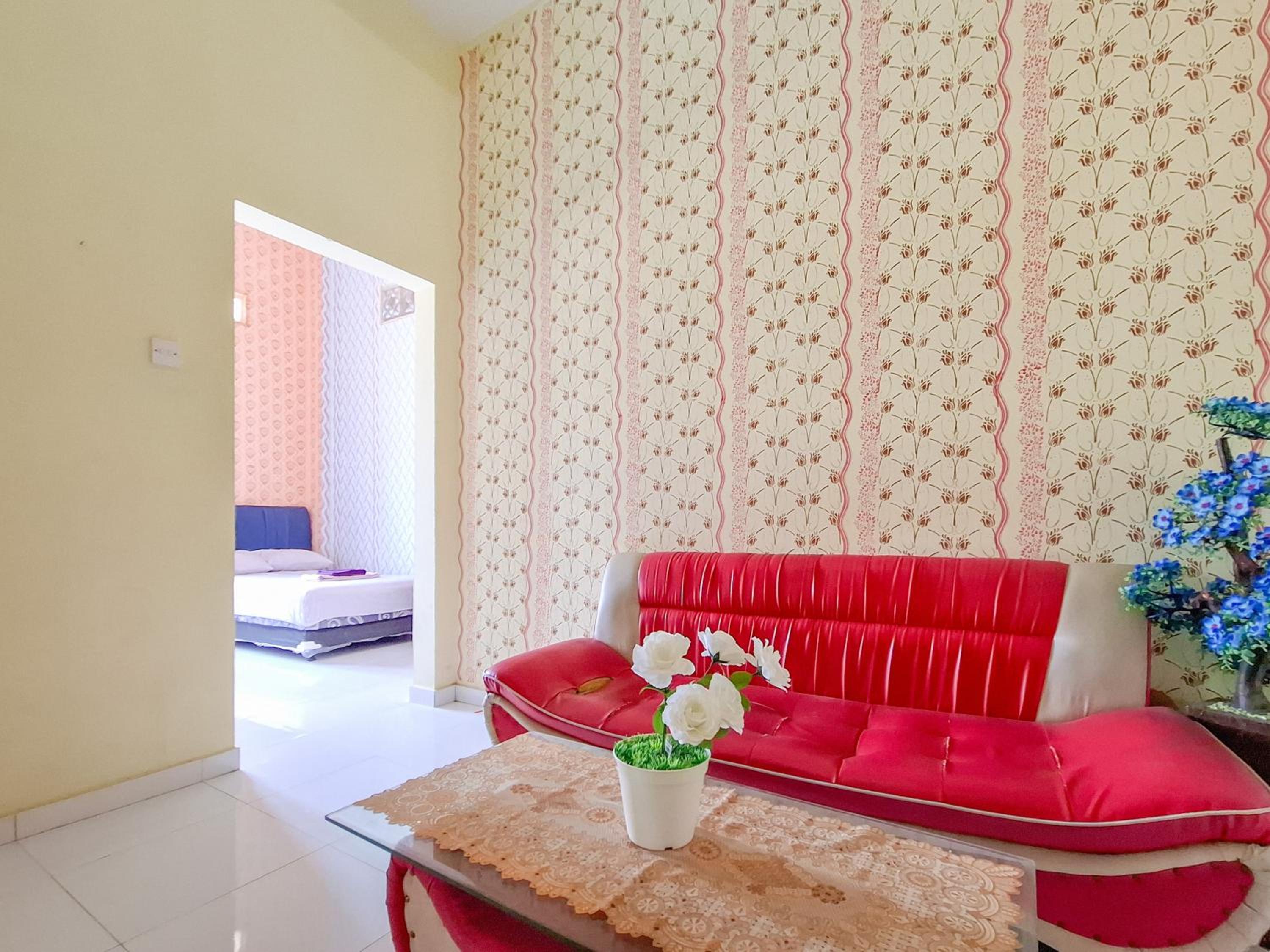 Family Room - Photo 15