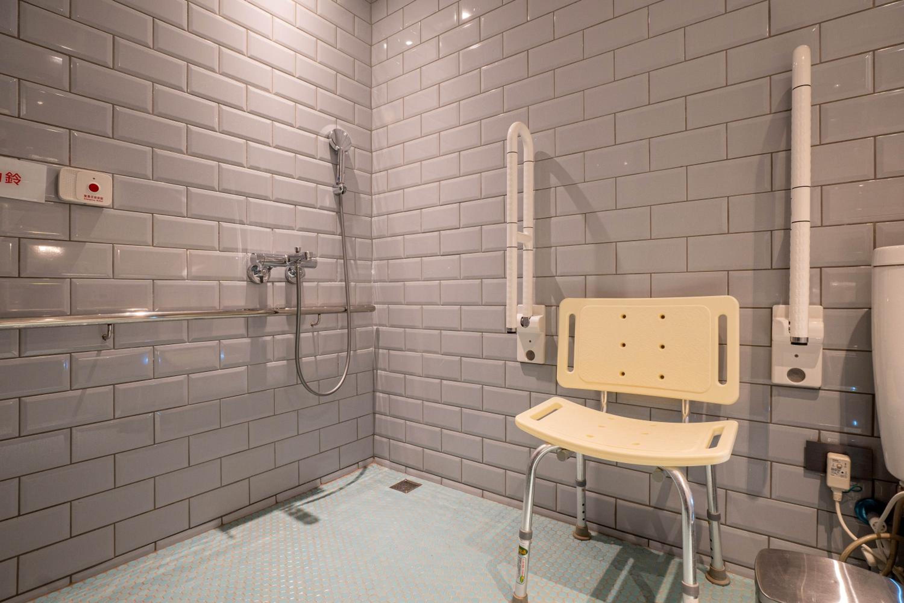 Double Room - Disability Access photo 3