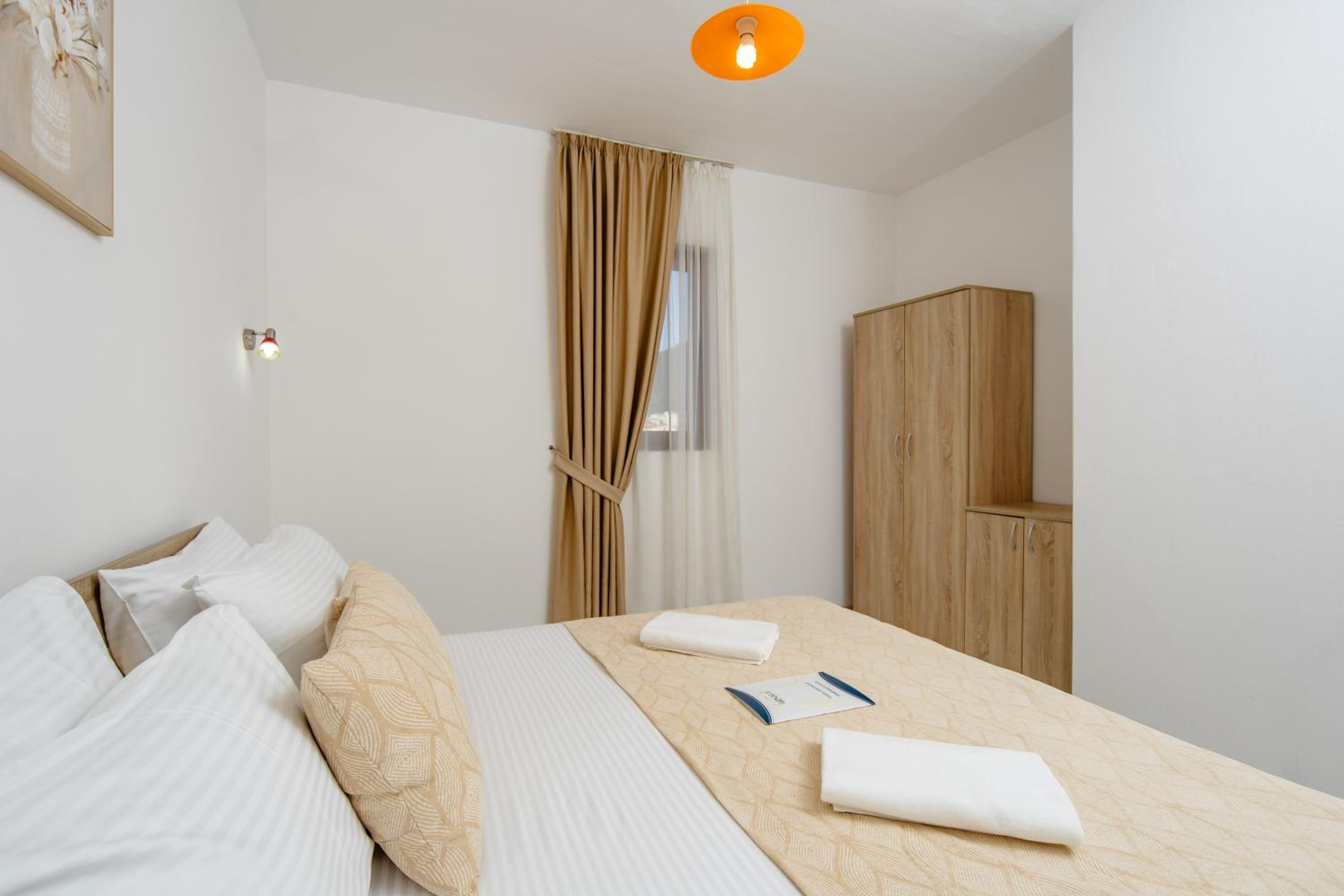  One-Bedroom Apartment with Balcony - Photo 5