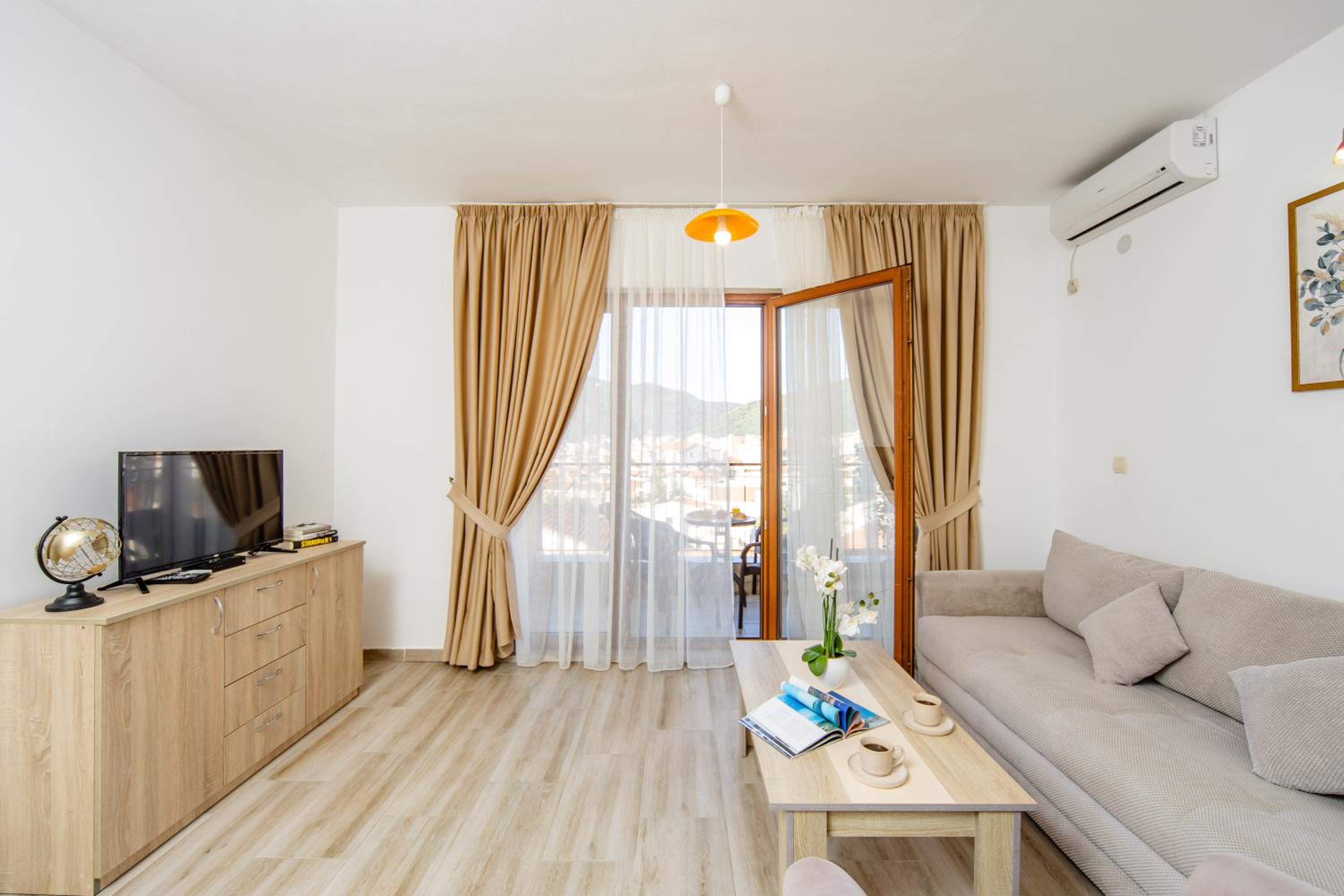  One-Bedroom Apartment with Balcony - Photo 1